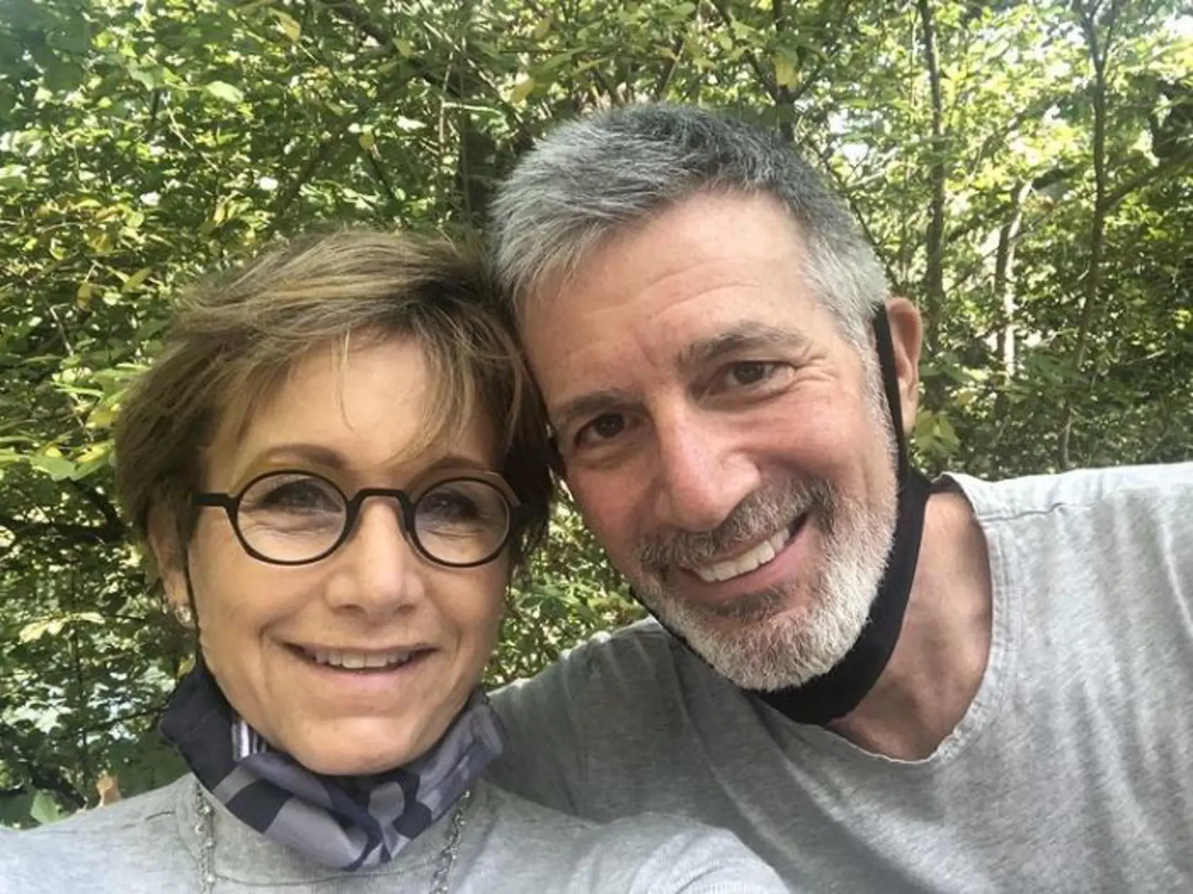 Gabrielle Carteris nie je len skvelá herečka, je aj inšpiráciou, ikonou a úspešnou podnikateľkou. Slávu, ktorú však získala vďaka seriálu Beverly Hills 90210 v 90. rokoch sa jej už prekonať nepodarilo a v našich končinách tak o nej už príliš nepočuť. Jej najznámejšou hereckou rolou bola teda Andrea Zuckerman počas prvých sezón televízneho seriálu.