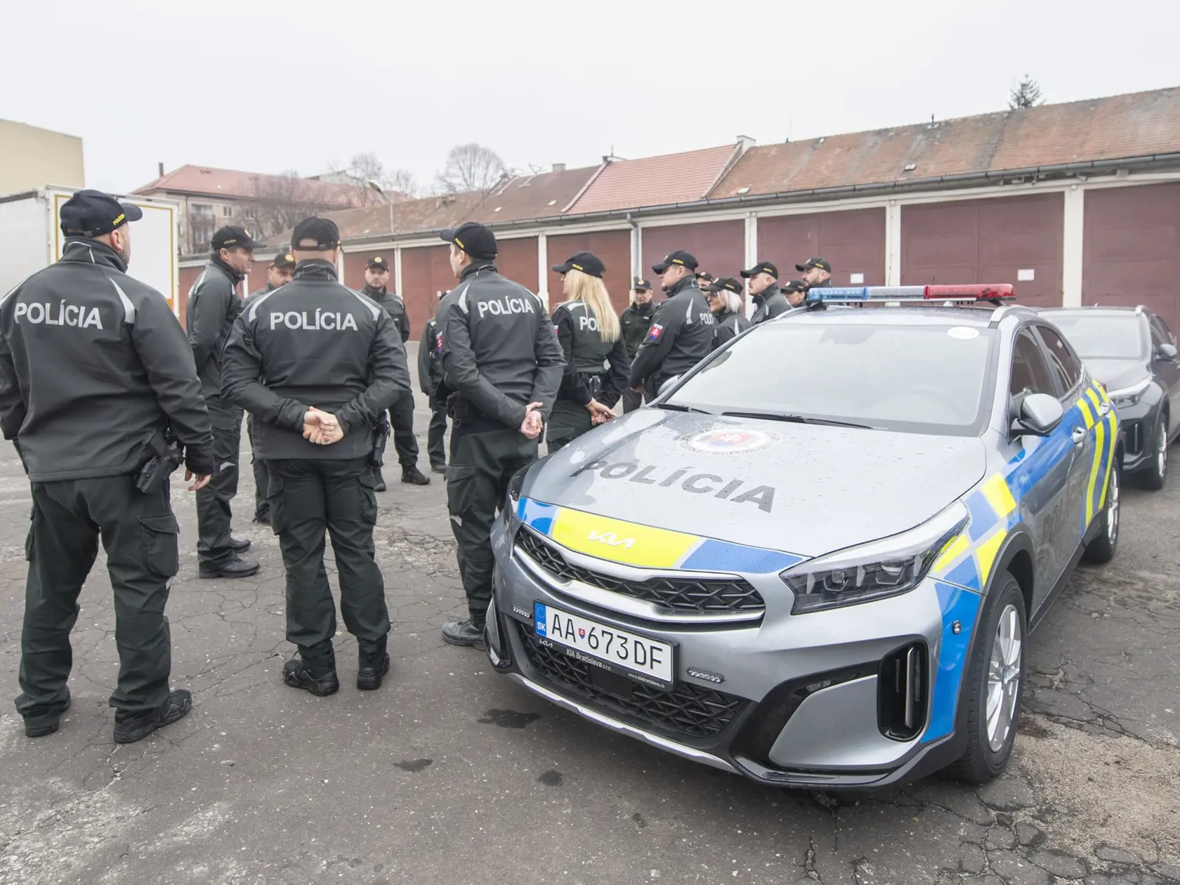 Minister vnútra SR Matúš Šutaj Eštok (Hlas-SD) odovzdal príslušníkom jednotlivých organizačných zložiek Úradu hraničnej a cudzineckej polície Prezídia Policajného zboru nové služobné vozidlá 9. februára 2024 v Bratislave.