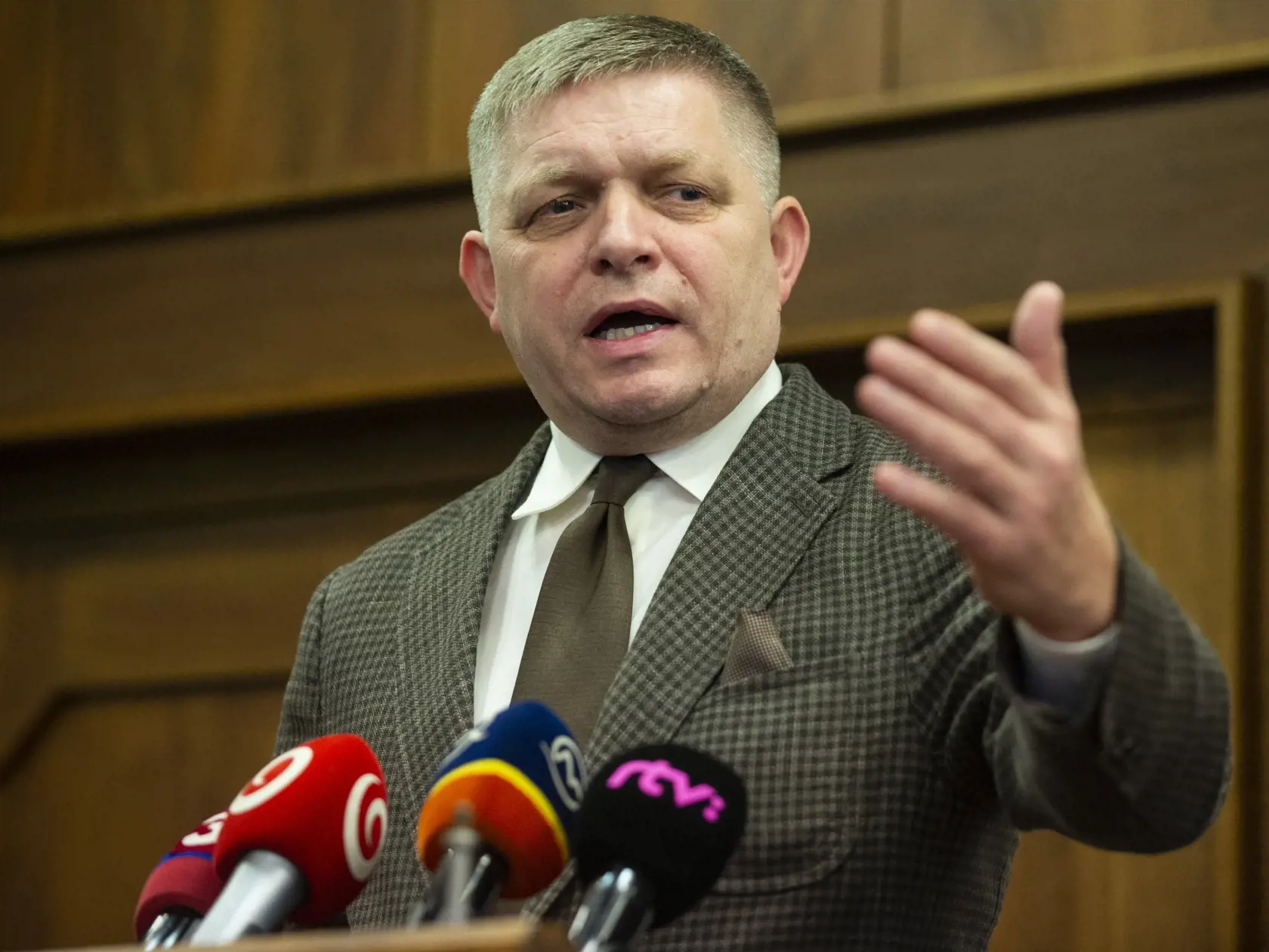 Na snímke poslanec a predseda strany Robert Fico (Smer-SD) počas tlačovej konferencie k aktuálnemu dianiu na 53. schôdze parlamentu 26. novembra 2019 v Bratislave. FOTO TASR - Jakub Kotian