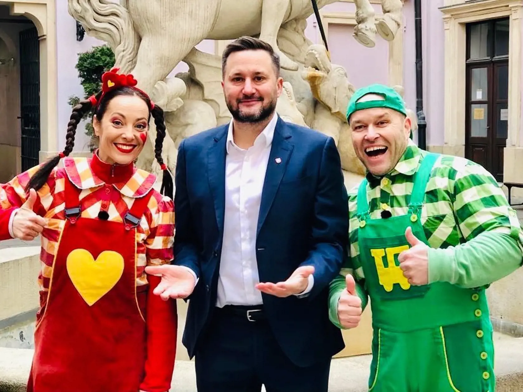 Duo Spievankovo s primátorom Matúšom Vallom.