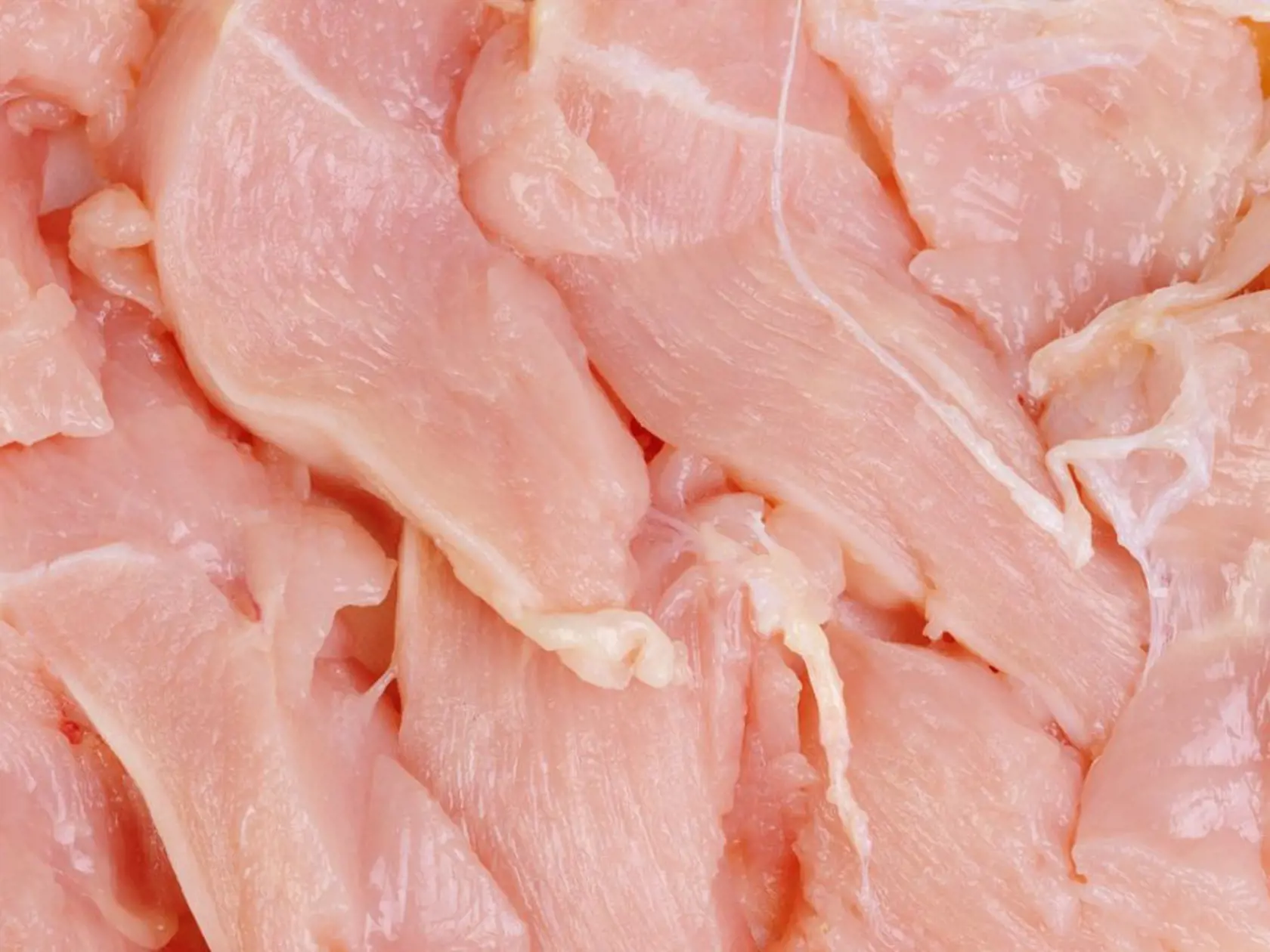 Slovenské kurčatá a hydina sa chladia iba vzduchom, nehrozí nákaza baktériami ako je salmonela.