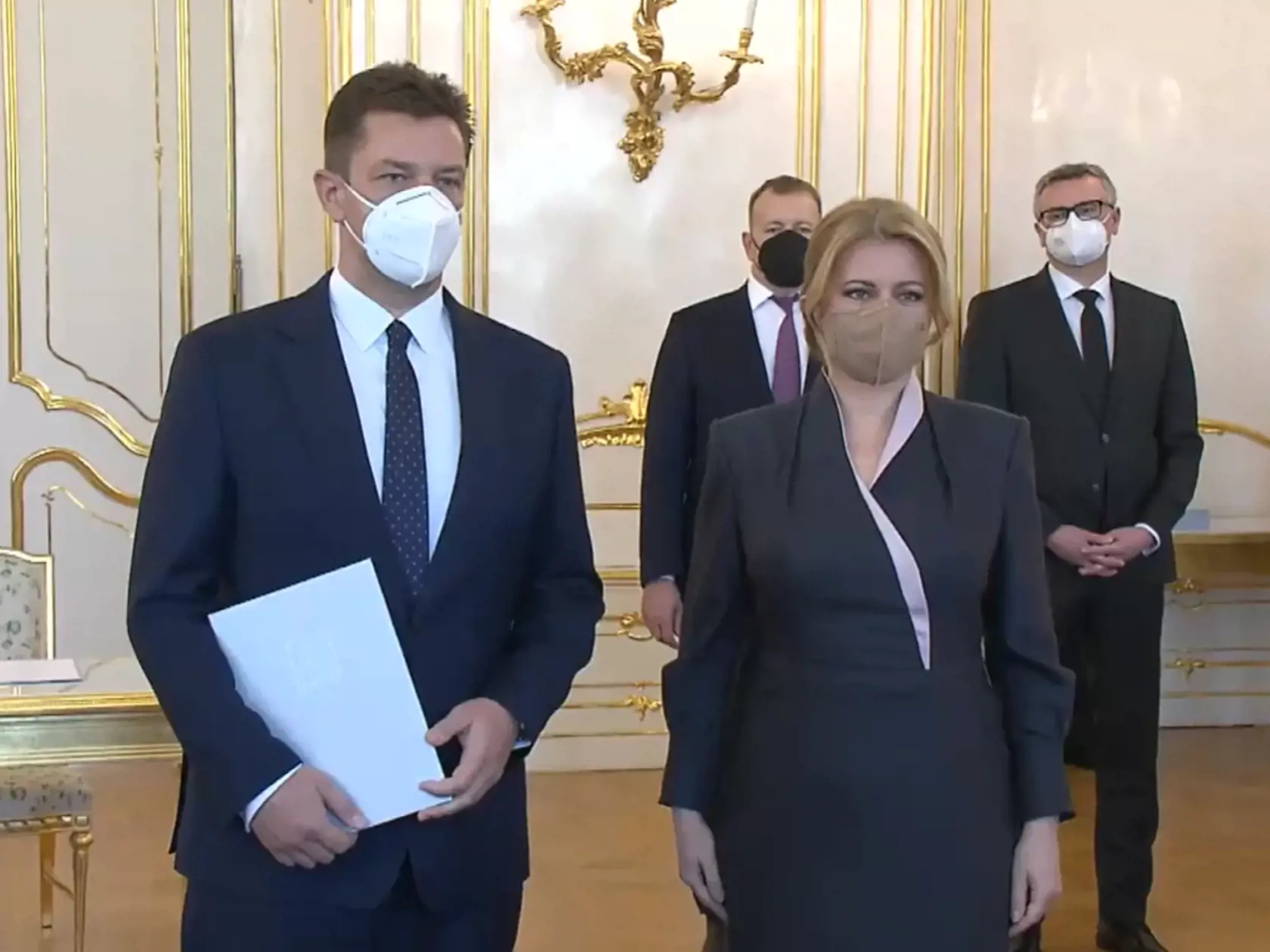 Prezidentka Zuzana Čaputová vymenovala novú vládu, na čele ktorej je Eduard Heger.