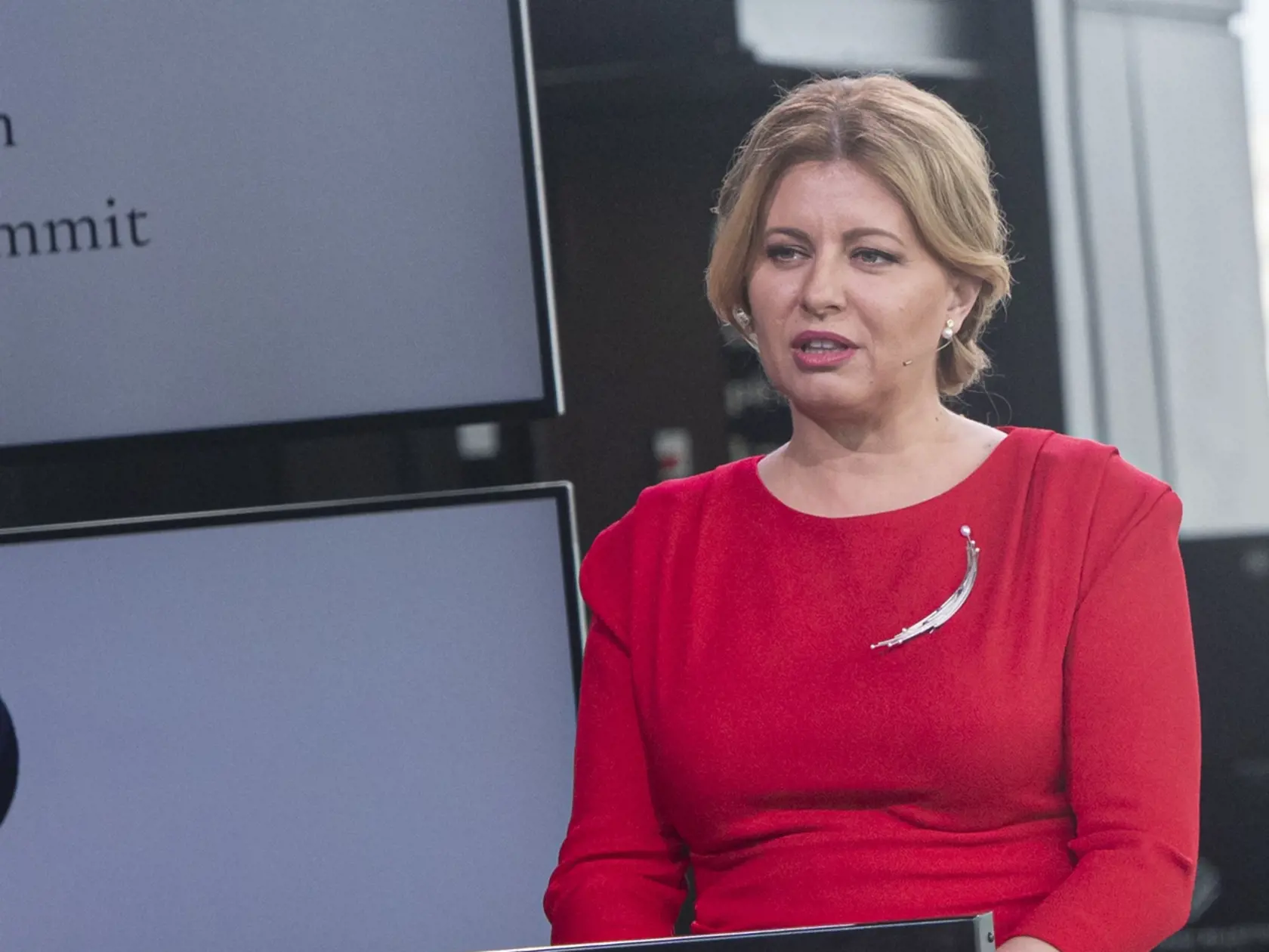 Prezidentka SR Zuzana Čaputová sa v rámci pracovnej cesty v Dánskom kráľovstve zúčastnila aj na Kodanskom summite o demokracii. Na snímke prezidentka SR Zuzana Čaputová počas príhovoru 10. mája 2021 v Kodani. FOTO TASR - Martin Baumann