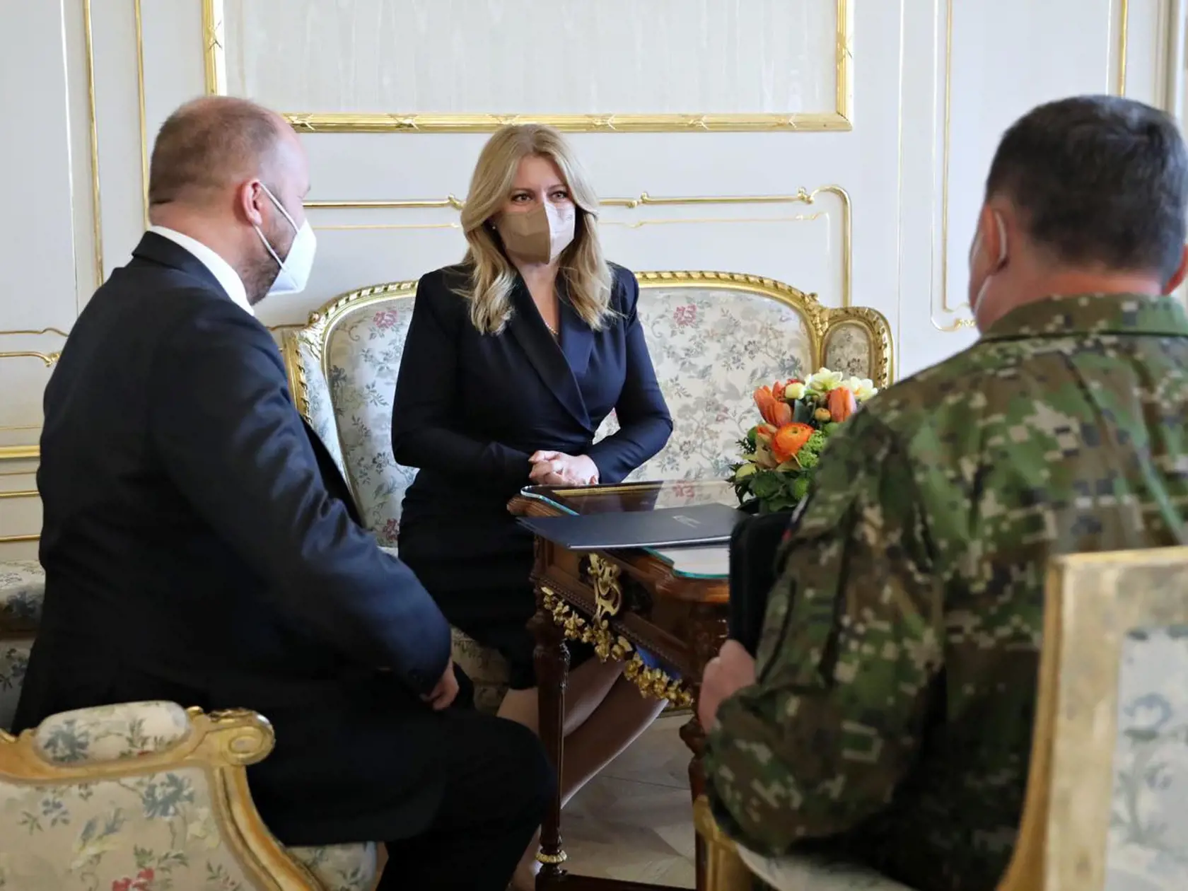 Stretnutie Zuzany Čaputovej s Jaroslavom Naďom a Danielom Zmekom.