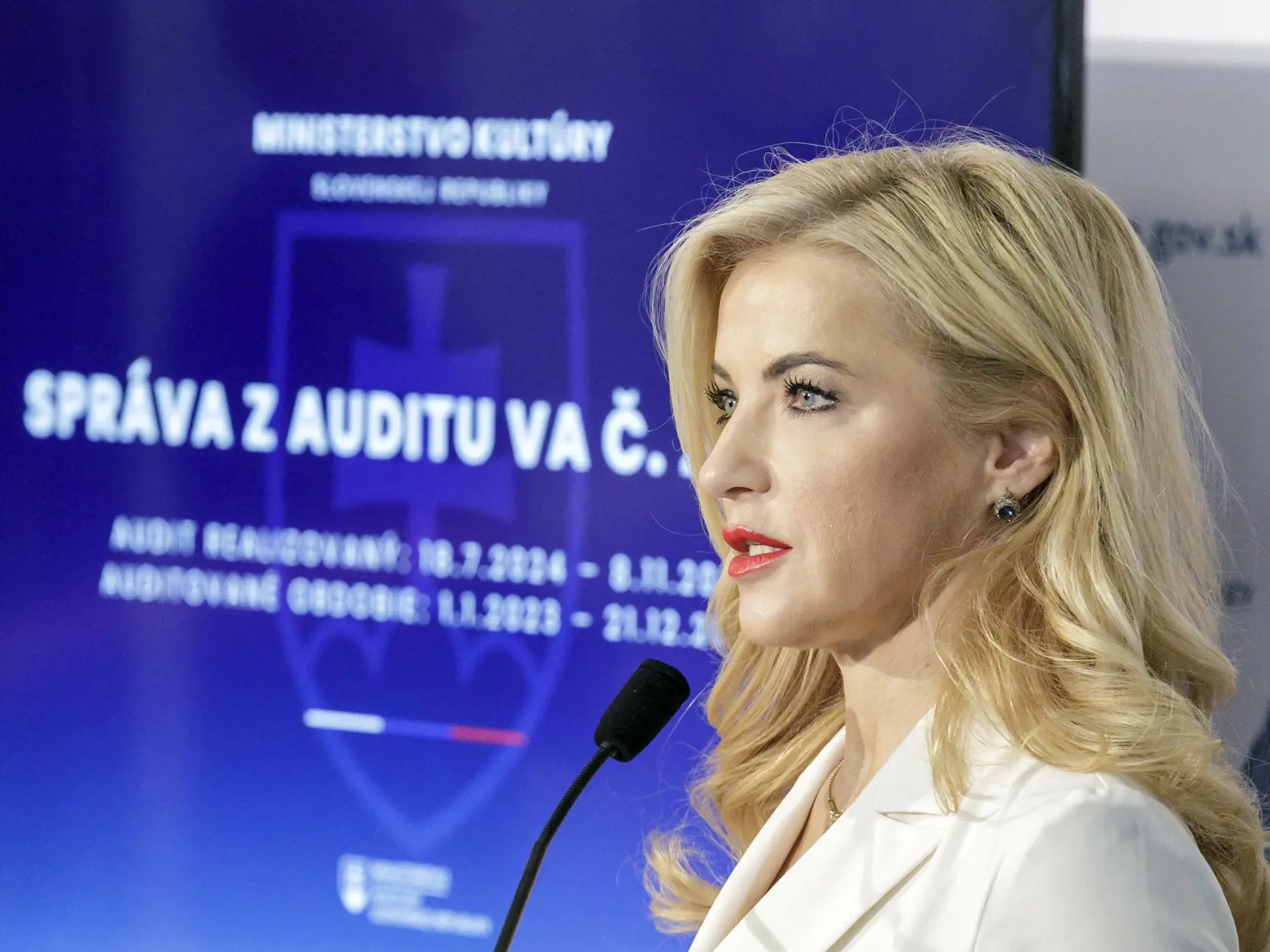 Na snímke ministerka kultúry SR Martina Šimkovičová (nominantka SNS) počas tlačovej konferencie k výsledkom auditu v Slovenskej národnej galérii (SNG) v Bratislave v stredu 11. decembra 2024. FOTO TASR - Dano Veselský
