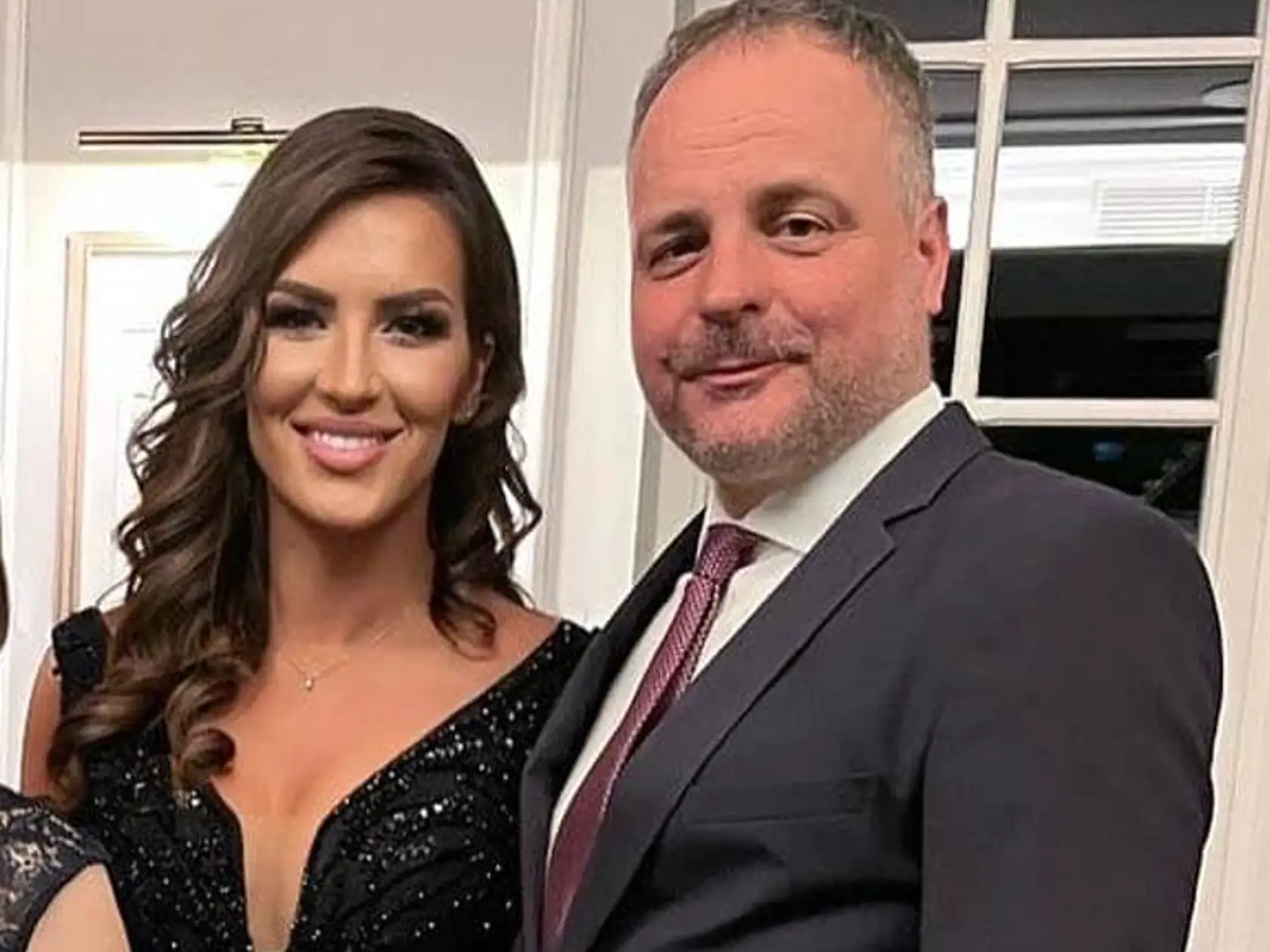Juraj Droba so snúbenicou Miroslavou Valovičovou, s premiérom Eduardom Hegerom a jeho manželkou