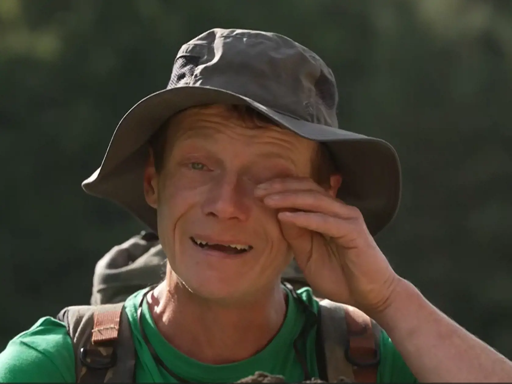 Adam v šou Farma skončil... Lúčil sa so slzami v očiach.