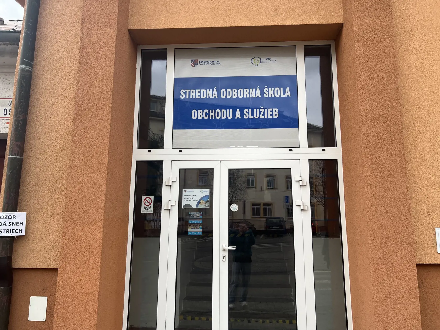 Škola sa zatvára postupne. Znamená to, že žiaci, ktorí už študujú, budú môcť svoje vzdelanie dokončiť, ale nových študentov už škola prijímať nebude. S ukončením posledného ročníka škola definitívne prestane existovať.
