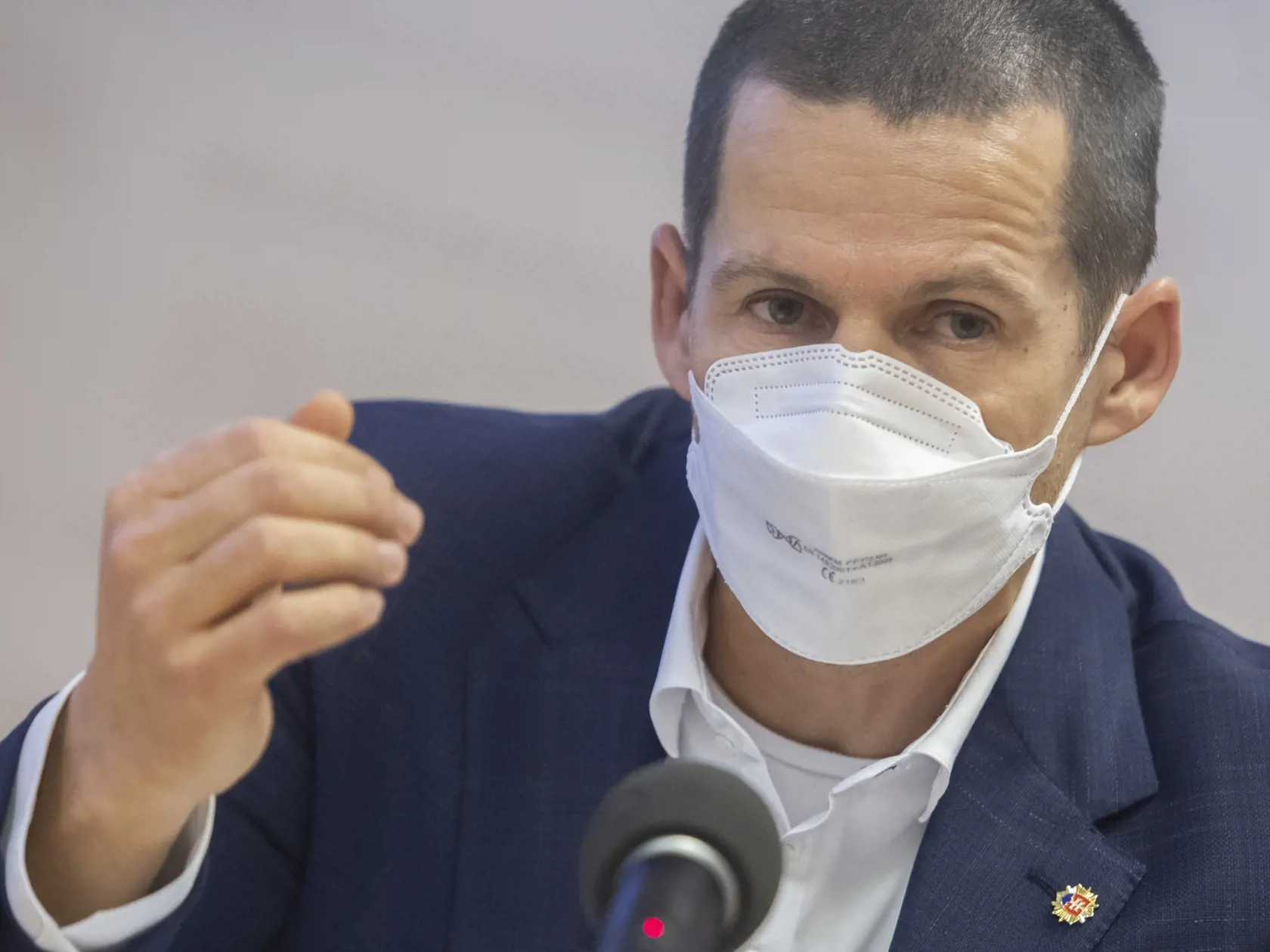 Na snímke dočasne poverený prezident Policajného zboru SR Štefan Hamran počas tlačovej konferencie na tému "Informácie v súvislosti s kontrolami na dodržiavanie protipandemických opatrení" 30. novembra 2021 v BRatislave. FOTO TASR - Martin Baumann