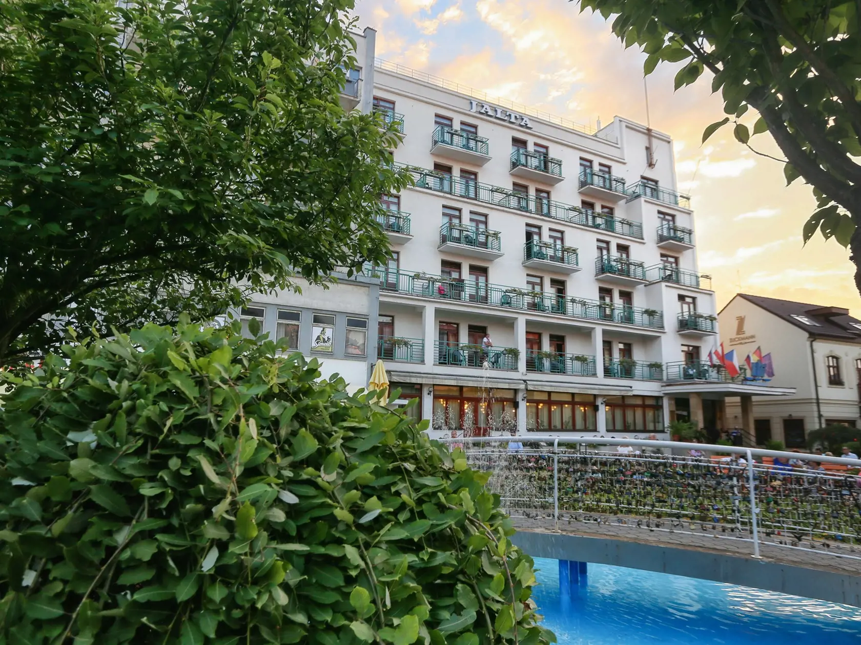 Hotel Jalta sa nachádza v centre Piešťan je obľúbenou voľbou pre oddych.