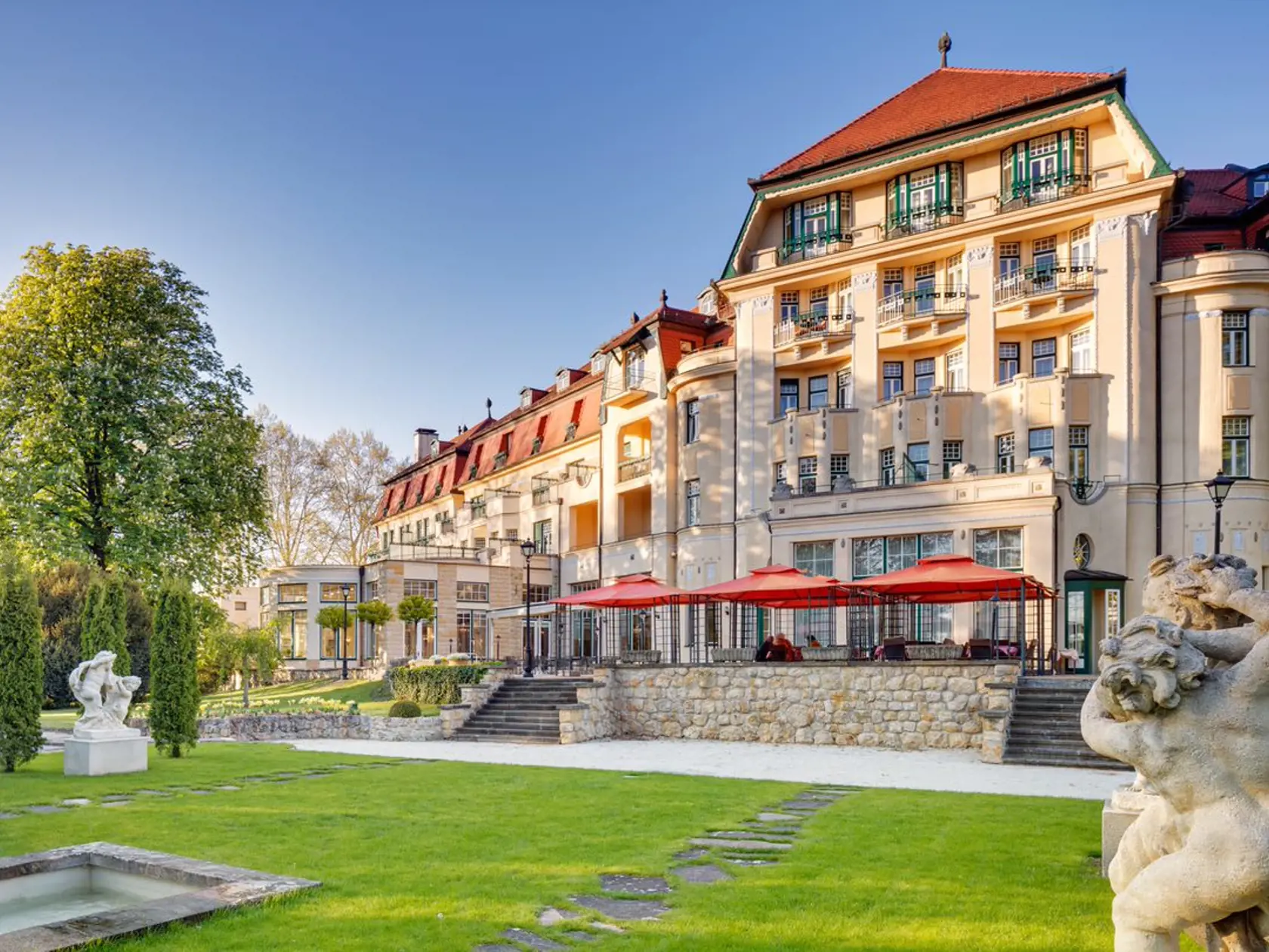 Rezort Thermia Palace.