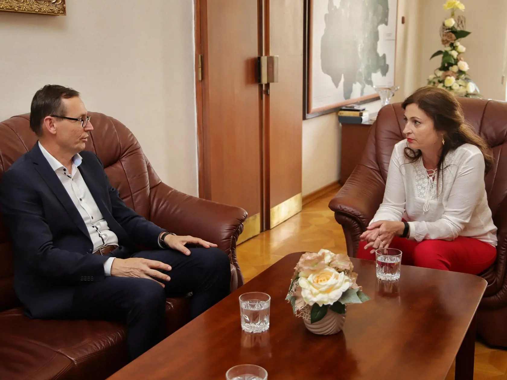 Nový riaditeľ prešovskej nemocnice Ľubomír Šarnik na stretnutí s primátorkou mesta Andreou Turčanovou.