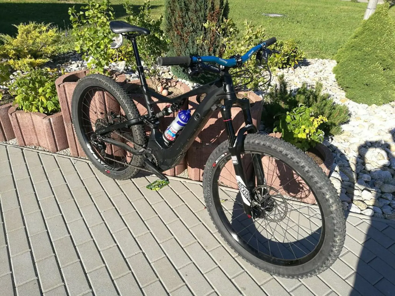 Polcovi zmizol bicykel zo strešného parkoviska obchodného domu.