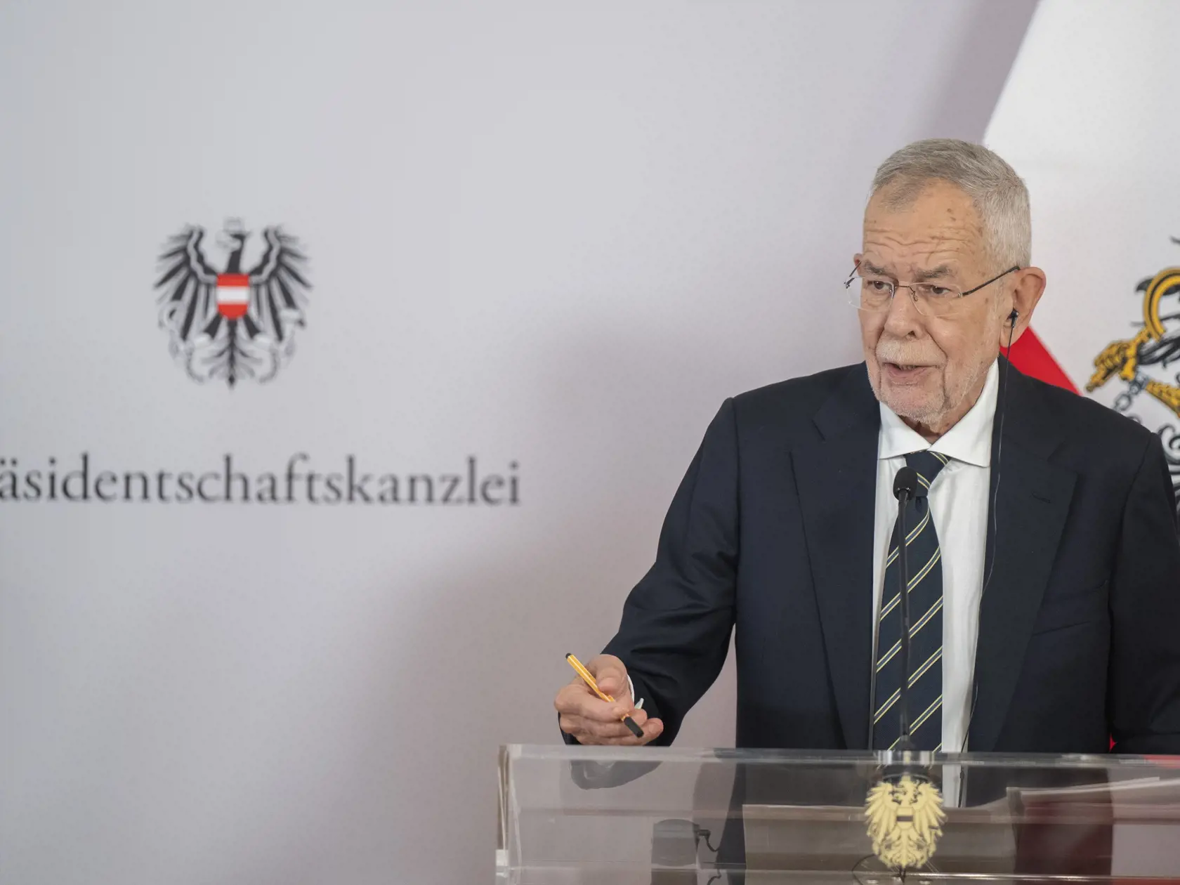 Na snímke rakúsky spolkový prezident Alexander Van der Bellen na tlačovej konferencii počas oficiálnej návštevy prezidenta SR Petra Pellegriniho v Rakúska 11. septembra 2024 vo Viedni.