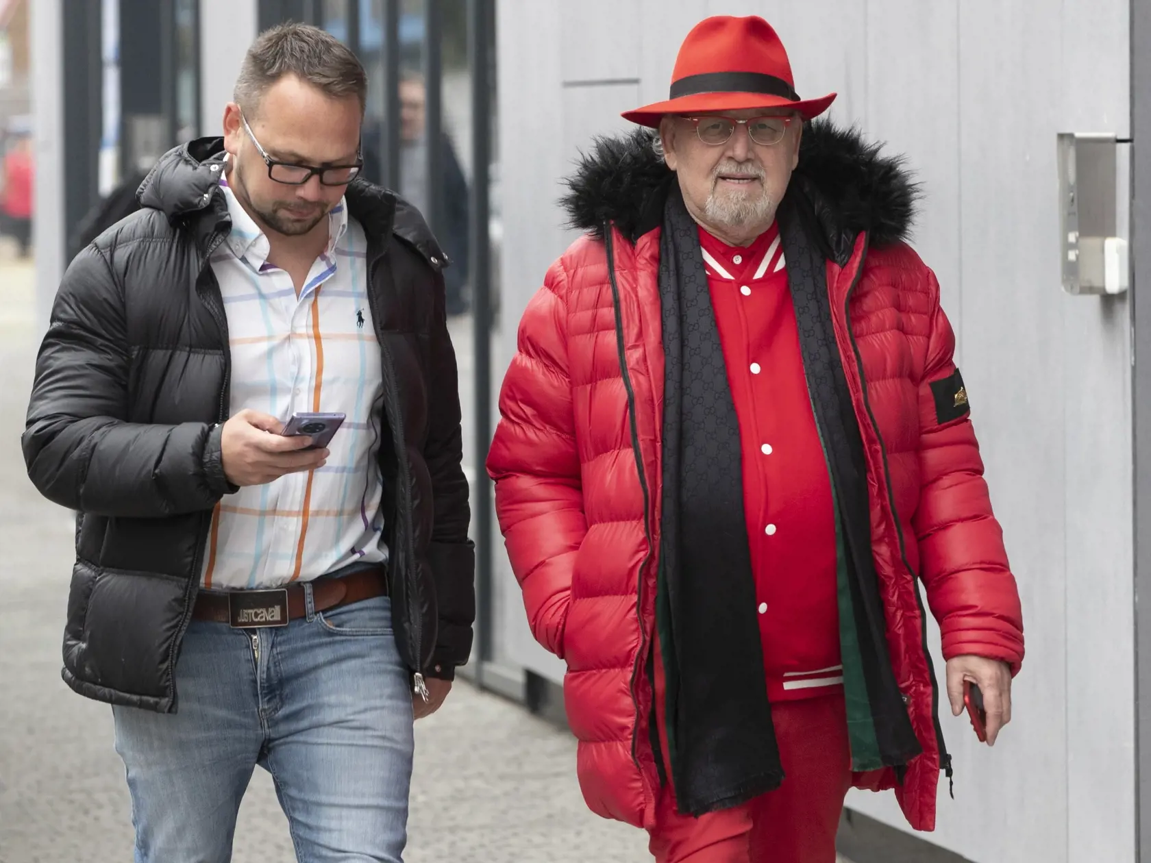 Prišiel vždy extravagantný obchodník Jozef Oklamčák.
