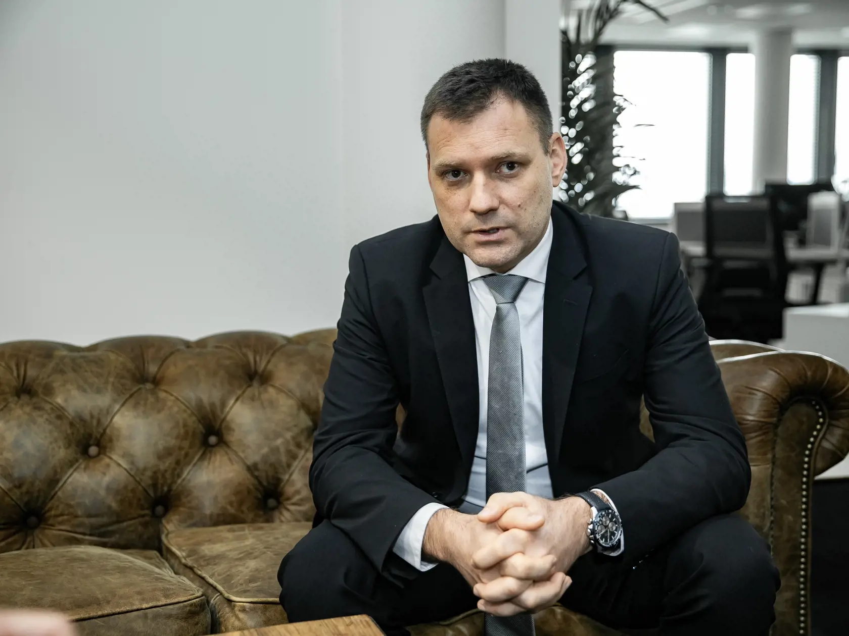 Podpredseda vlády Tomáš Taraba ktorý je zároveň min. životného prostredia, dal rozhovor pre denník Uj Szó.