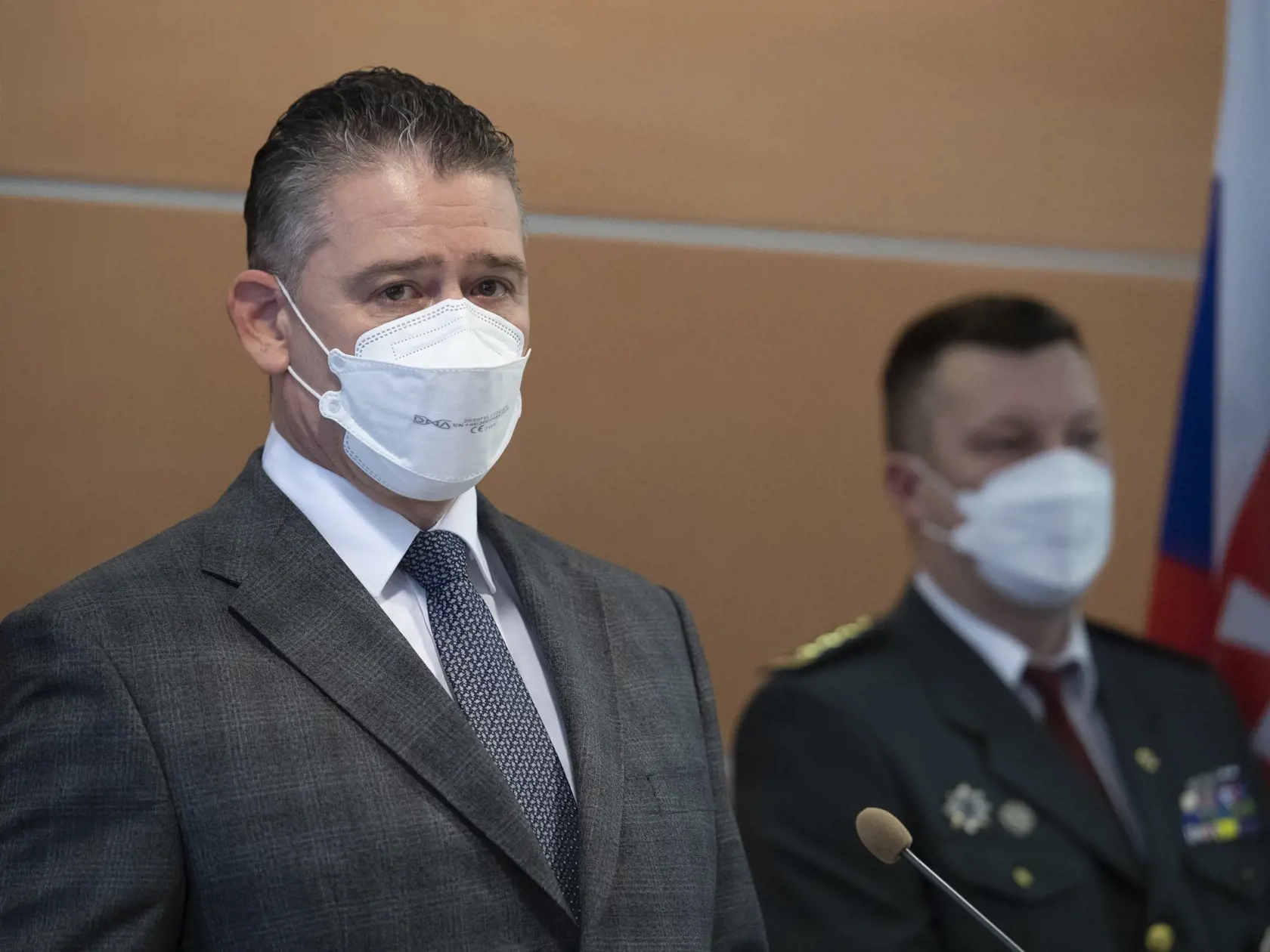 Minister vnútra Roman Mikulec (OĽaNO) uviedol, že nemá problém ísť na detektor lži.