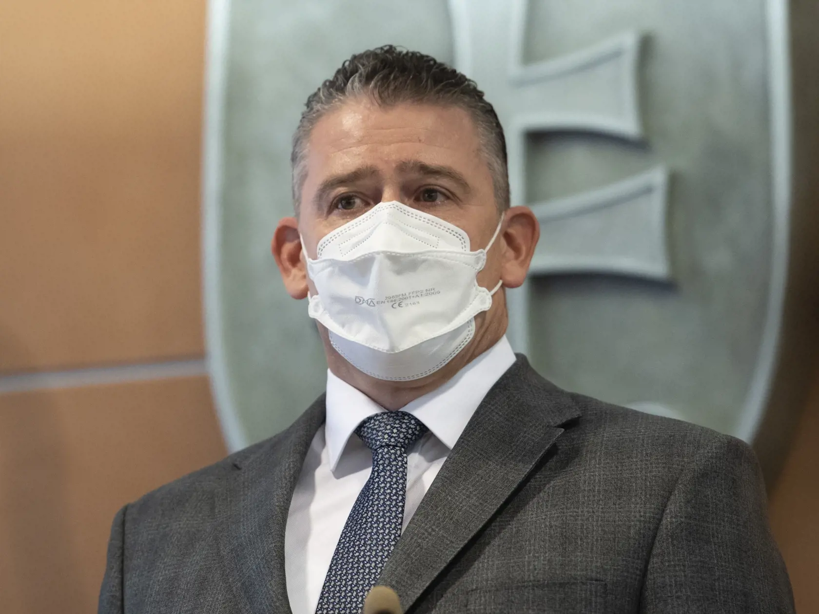 Minister vnútra Roman Mikulec (OĽaNO) uviedol, že nemá problém ísť na detektor lži.