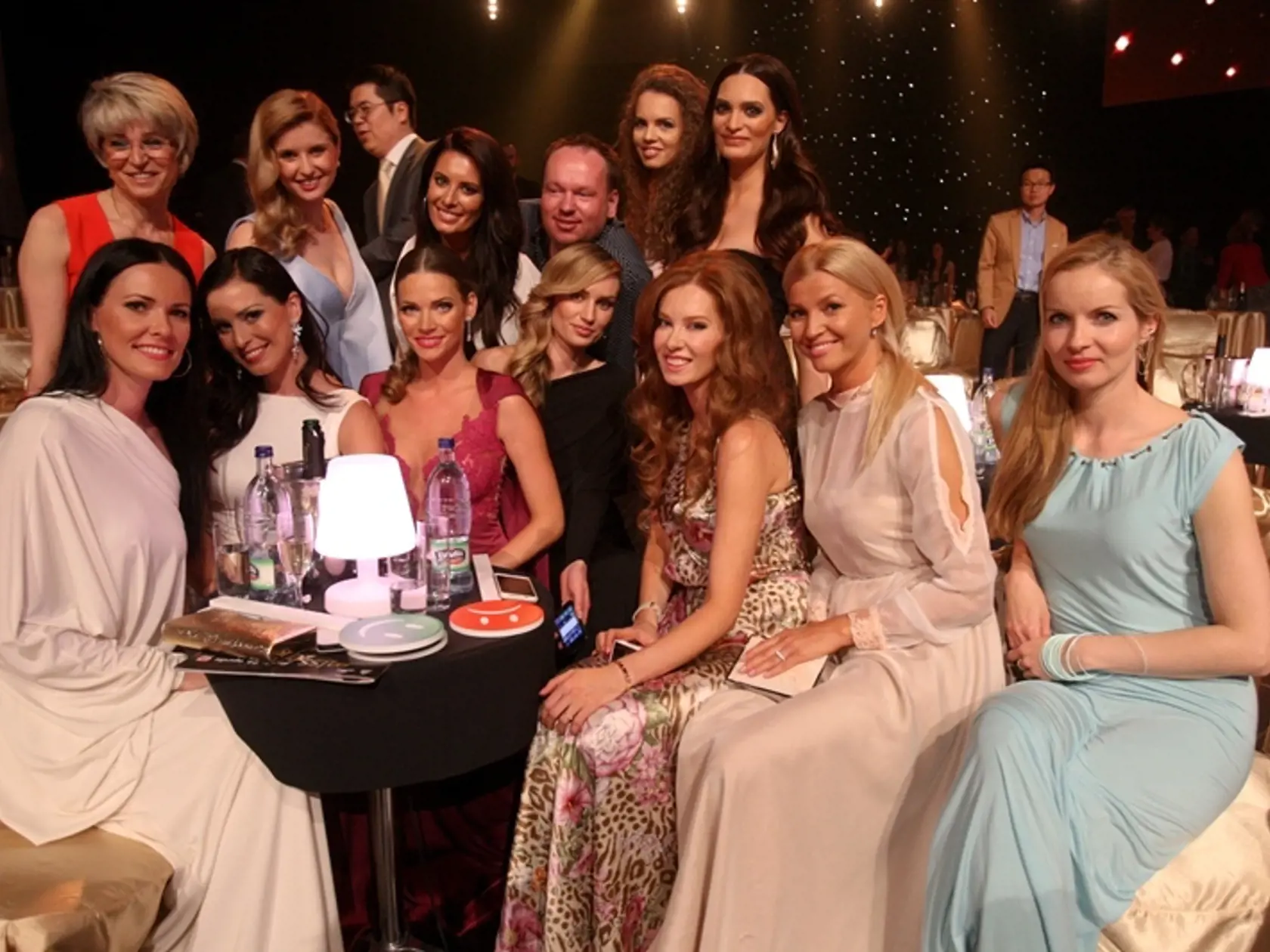 Bývalé missky: Horný rad zľava: Michaela Ňurciková (2011), Barbora Franeková (2009), Martina Dávidová (I. vicemiss 2010), Veronika Husárová (2007). Dolný rad zľava: Lucia Povrazníková (1997), Karolína Čičátková (1998), Andrea Verešová (1999), Adriana Pospíšilová (2003), Eva Verešová (2002), Janka Horečná (2000), Lucia Pilková (I. vicemiss 2001).