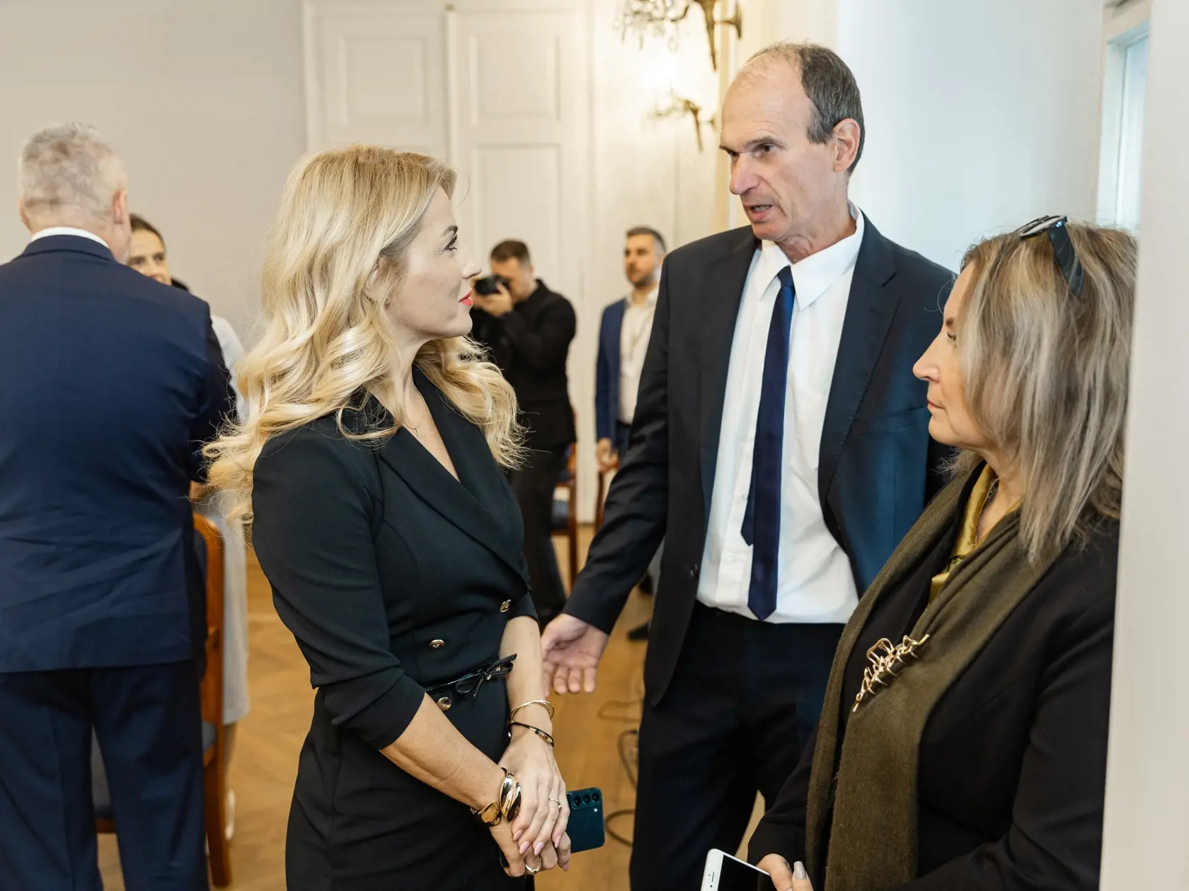 Slávnostné odovzdávanie osvedčení poslancom Národnej rady SR v Bratislave. Na snímke Martina Šimkovičová a Štefan Kuffa.