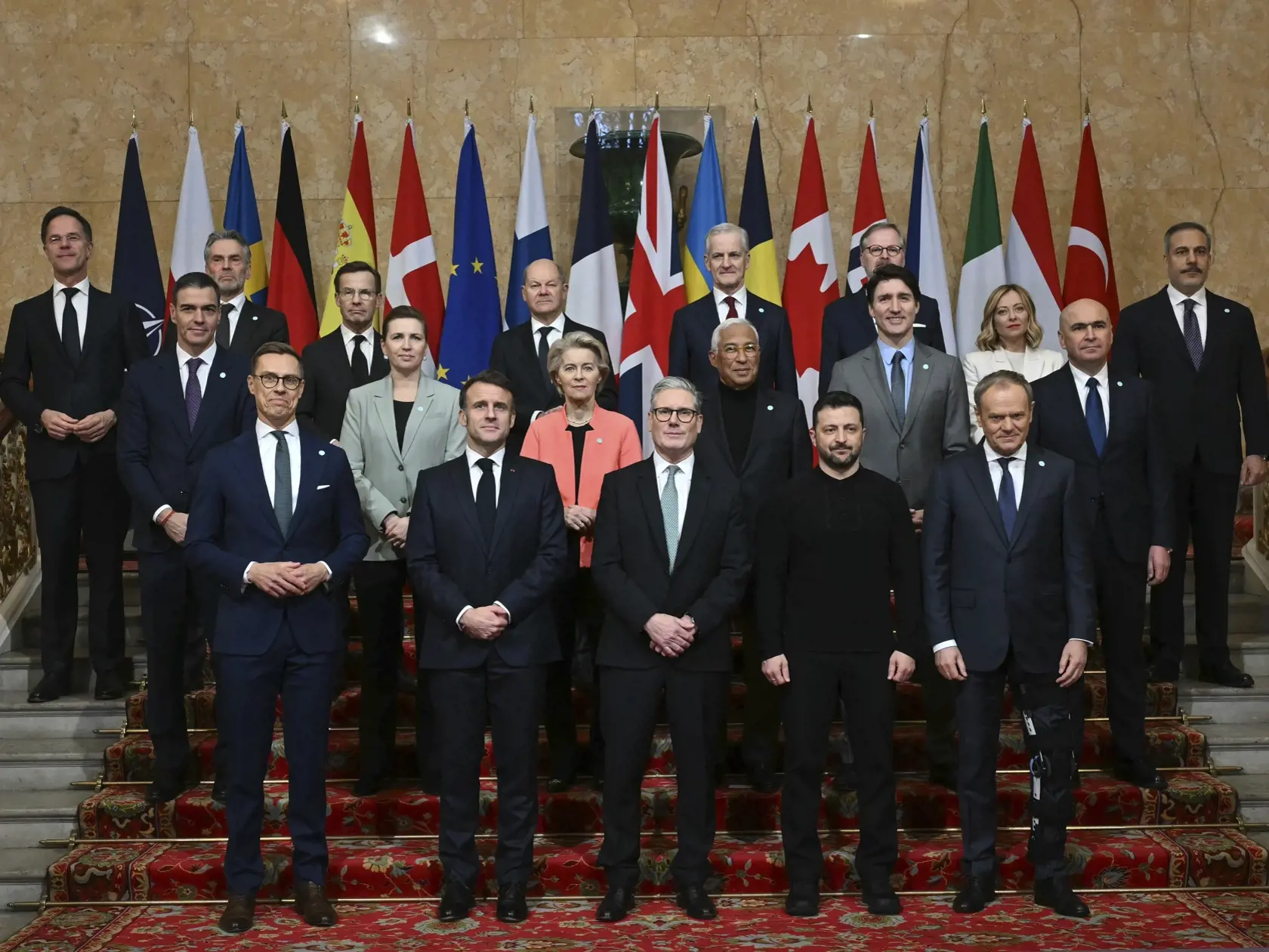 "Je zrejmé, že možnosti poskytnutia príspevku sa budú líšiť, ale pôjde o významnú silu, pričom značný počet krajín poskytne svoje jednotky a väčšia skupina prispeje inými spôsobmi," povedal hovorca.