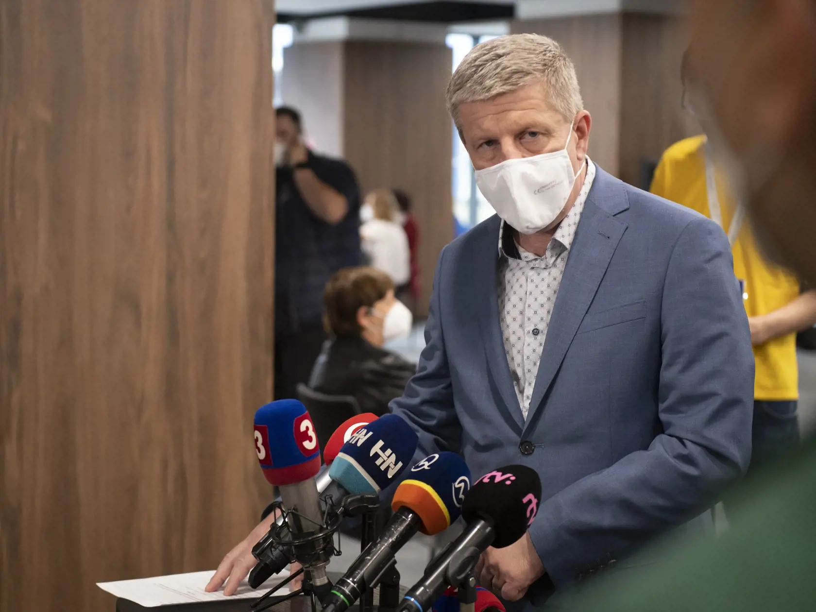Na snímke minister zdravotníctva SR Vladimír Lengvarský počas brífingu vo veľkokapacitnom vakcinačnom centre v priestoroch Národného futbalového štadióna 20. mája 2021 v Bratislave. FOTO TASR - Pavel Neubauer