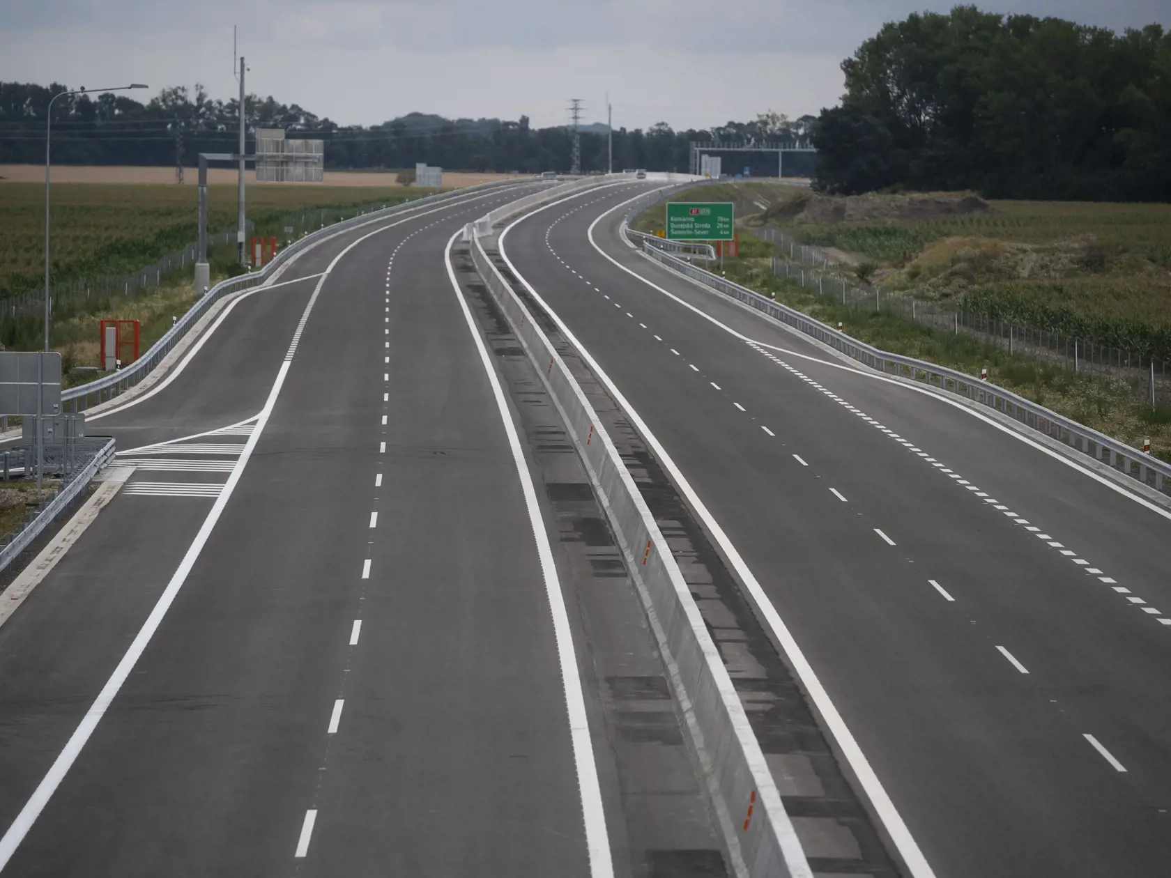 Na snímke otvorenie rýchlostnej cesty R7 Holice - Ketelec a časti diaľnice D4 Ketelec - Rovinka pri obci Dunajská Lužná 19. júla 2020. FOTO TASR - Jaroslav Novák