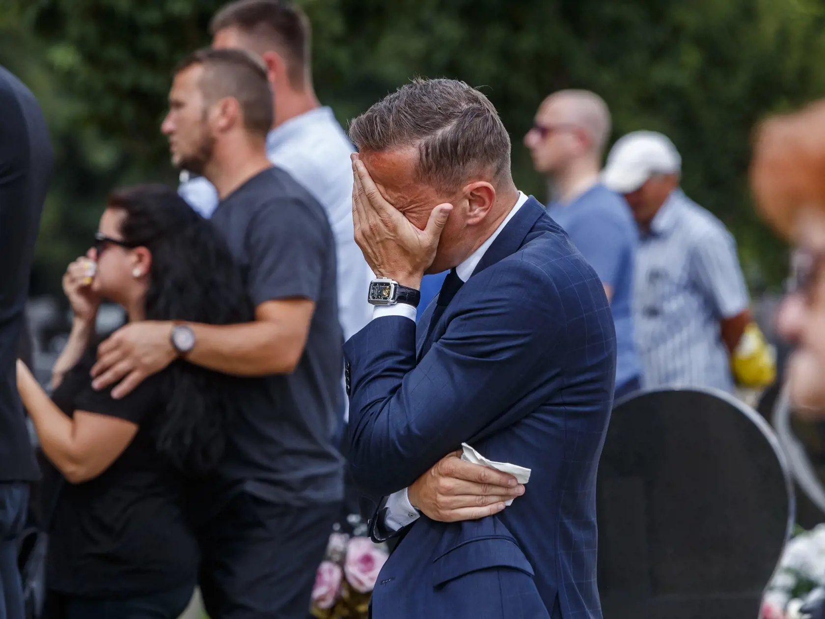 Posledná rozlúčka s tragicky zosnulým futbalovým reprezentantom Jurajom Halenárom.