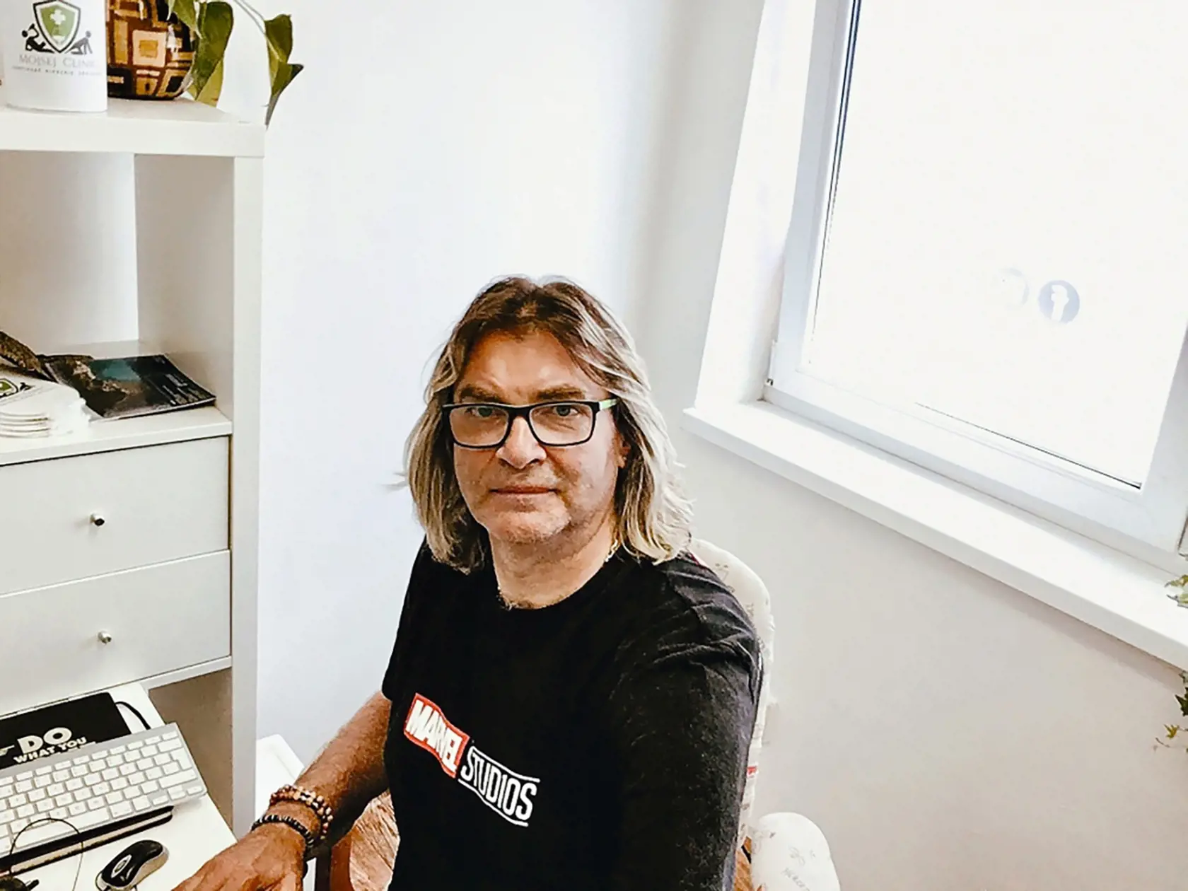 Pod päťdesiatkou: Nevyzerá to, že by hviezdy známe z televíznych šou výrazne zbohatli. Zľava hore Katka Knechtová, raper Kali a Braňo Mojsej.