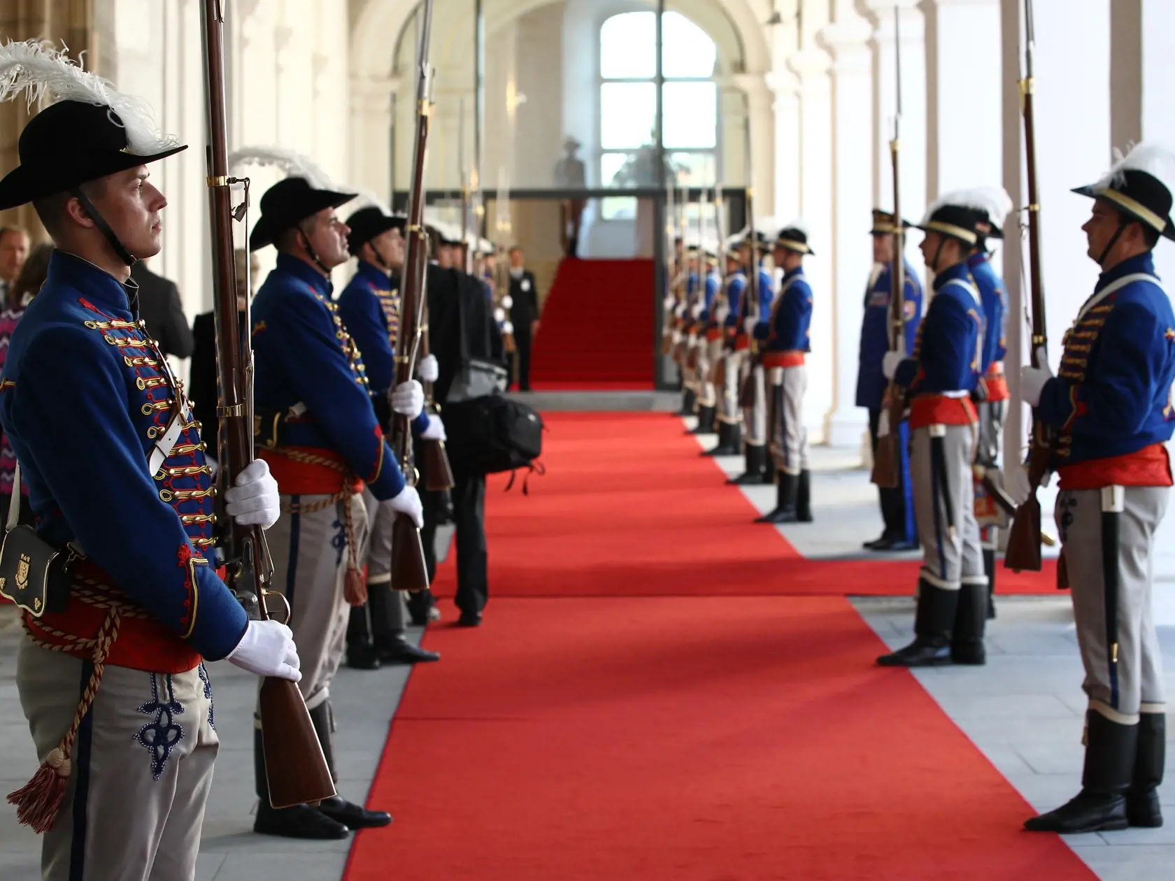Summit 2013 20 hlav statov strednej europy
privitanie prezidentov na bratislavskom hrade