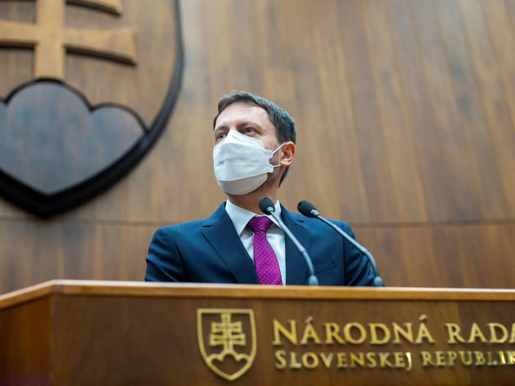 Na stretnutí sa hovorilo o tom, že vyšetrovanie niektorých veľkých korupčných káuz môže byť zmanipulované. Iniciátorom schôdzky bol predseda vlády Eduard Heger.