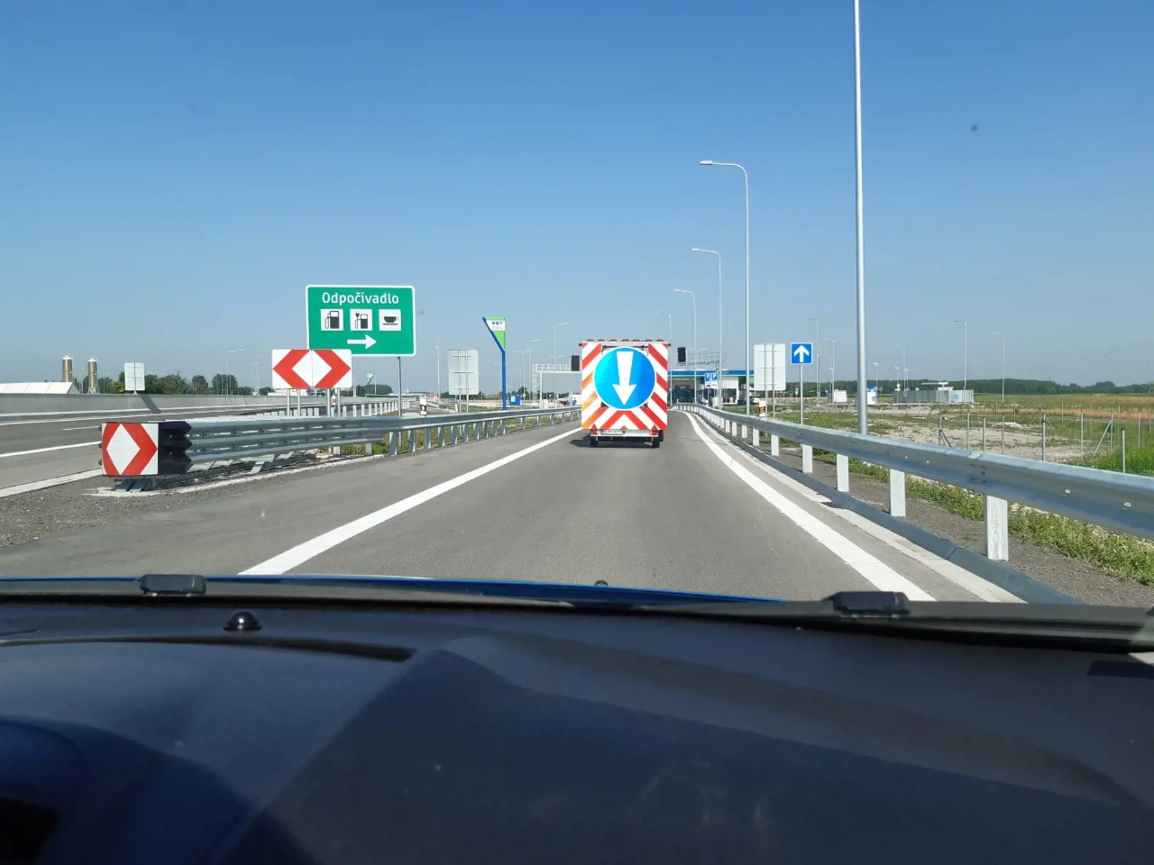 Značenie je komplet, ale ne niektorých miestach sa ešte dorábajú maličkosti.