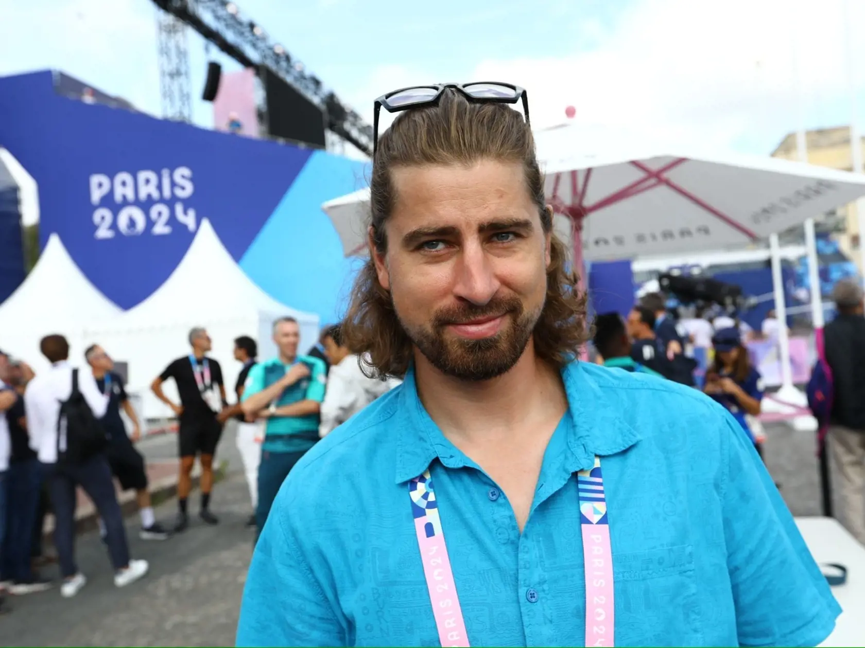 Peter Sagan bol špeciálnym hosťom pri otvorení pretekov cestnej cyklistiky na OH 2024 v Paríži.