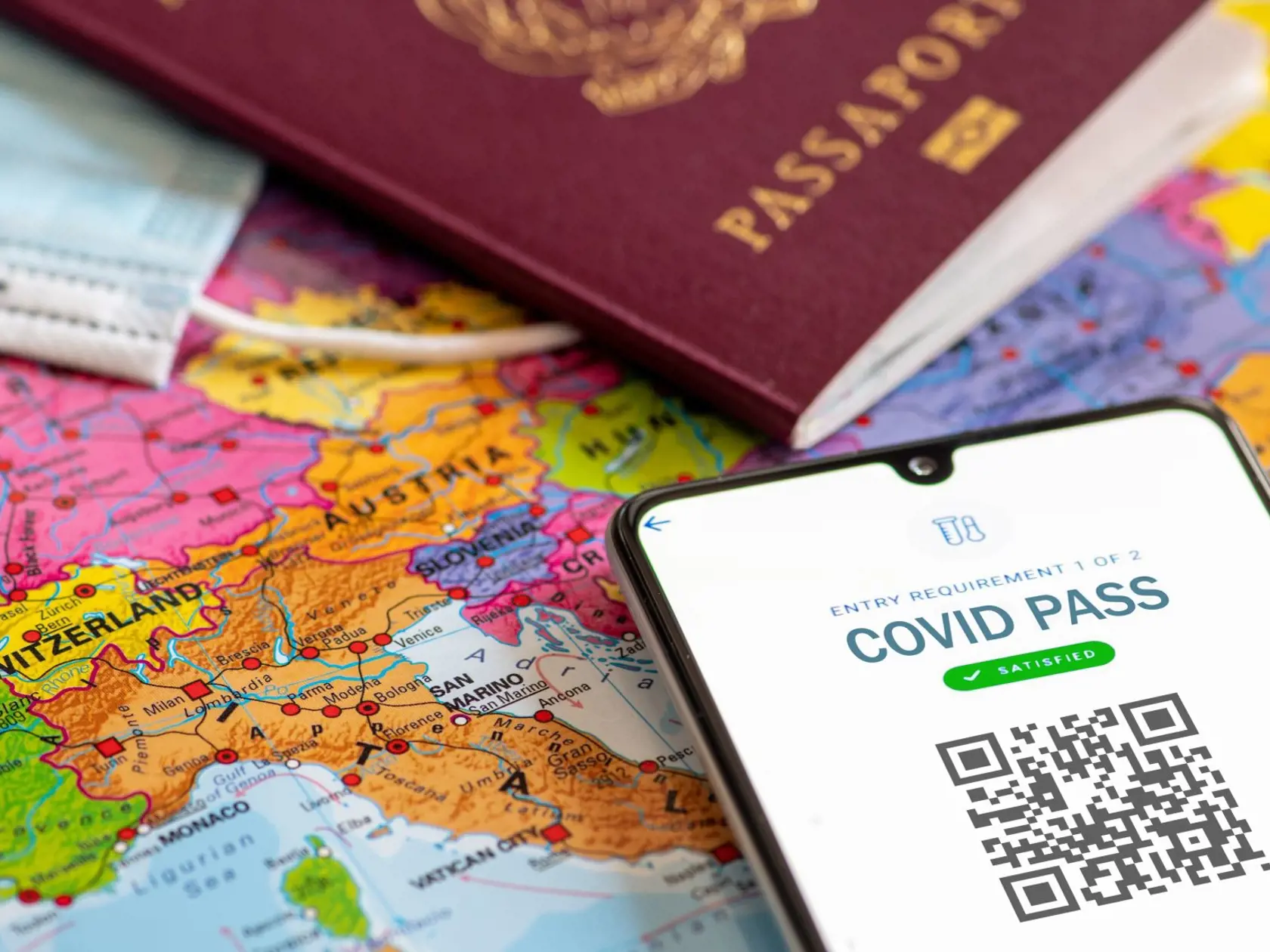 Covid pasy pre celú EÚ by sa mali spustiť najneskôr 26. júna, dovtedy budeme používať potvrdenia o očkovaní či teste alebo prekonaní ochorenia.