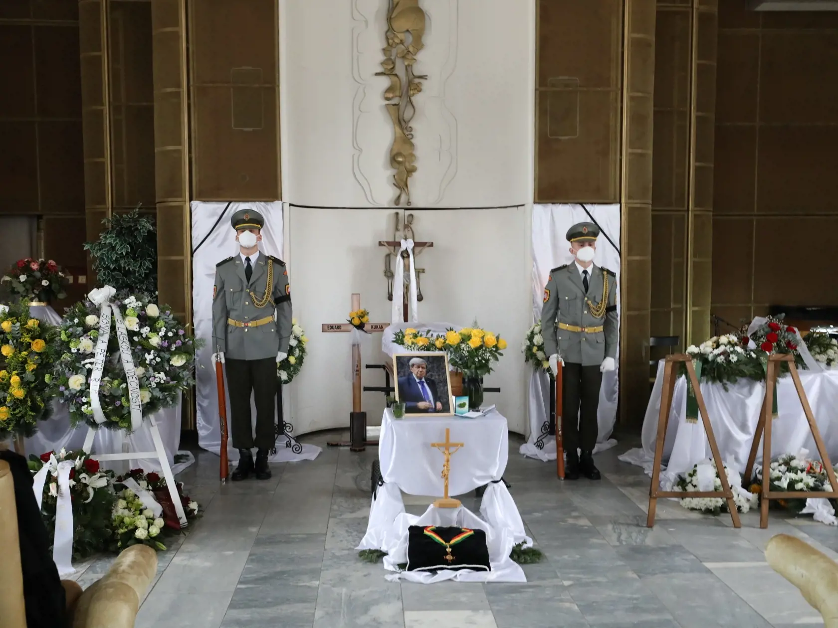 Pohreb Eduarda Kukana v Šali.