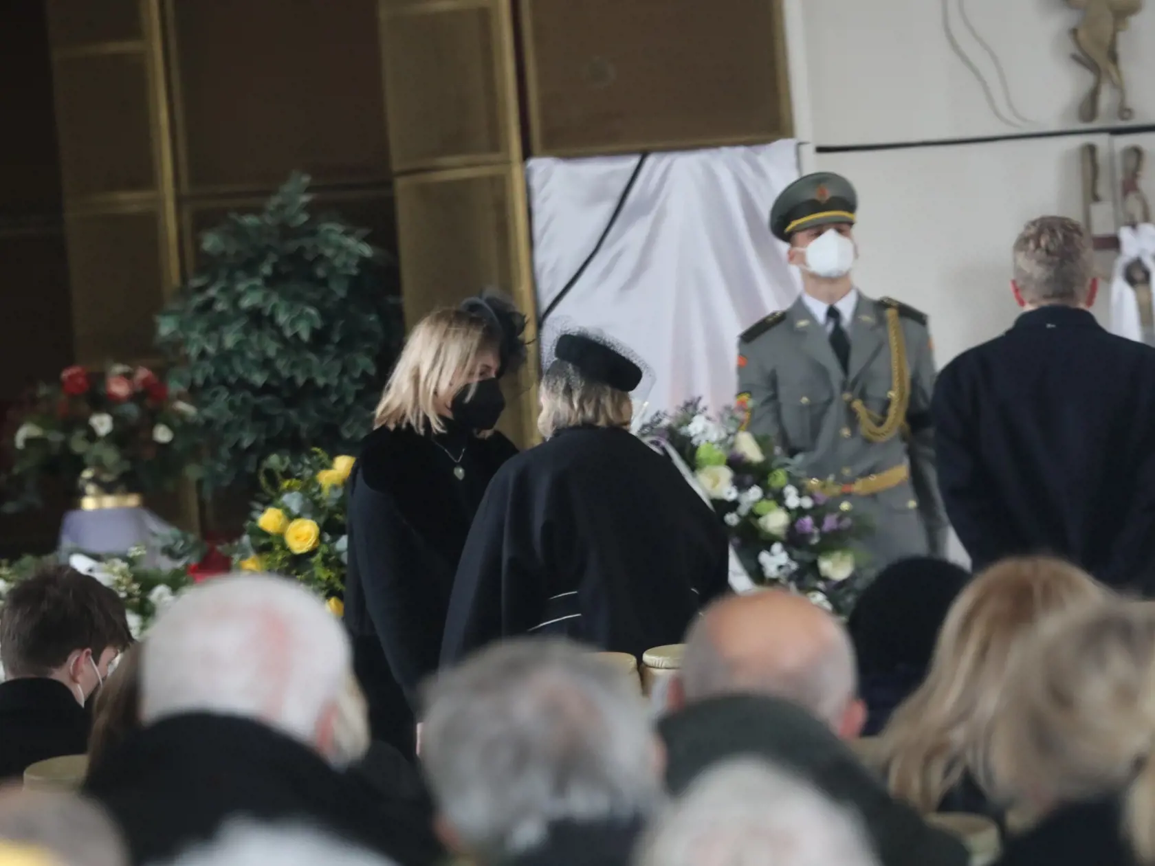 Posledná rozlúčka s exministrom zahraničných vecí Eduardom Kukanom v Šali.