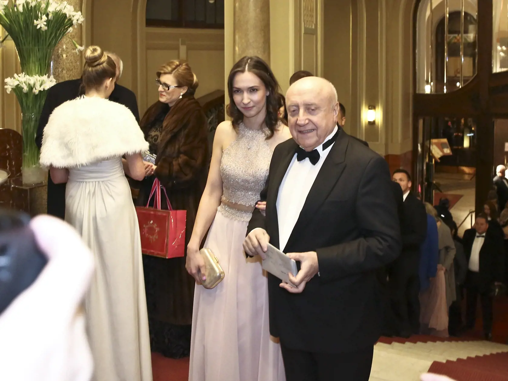 Ceskoslovensky ples Praha 2017, Obecni dum.
Felix Slovacek s priatelkou Luciou Gelemovov