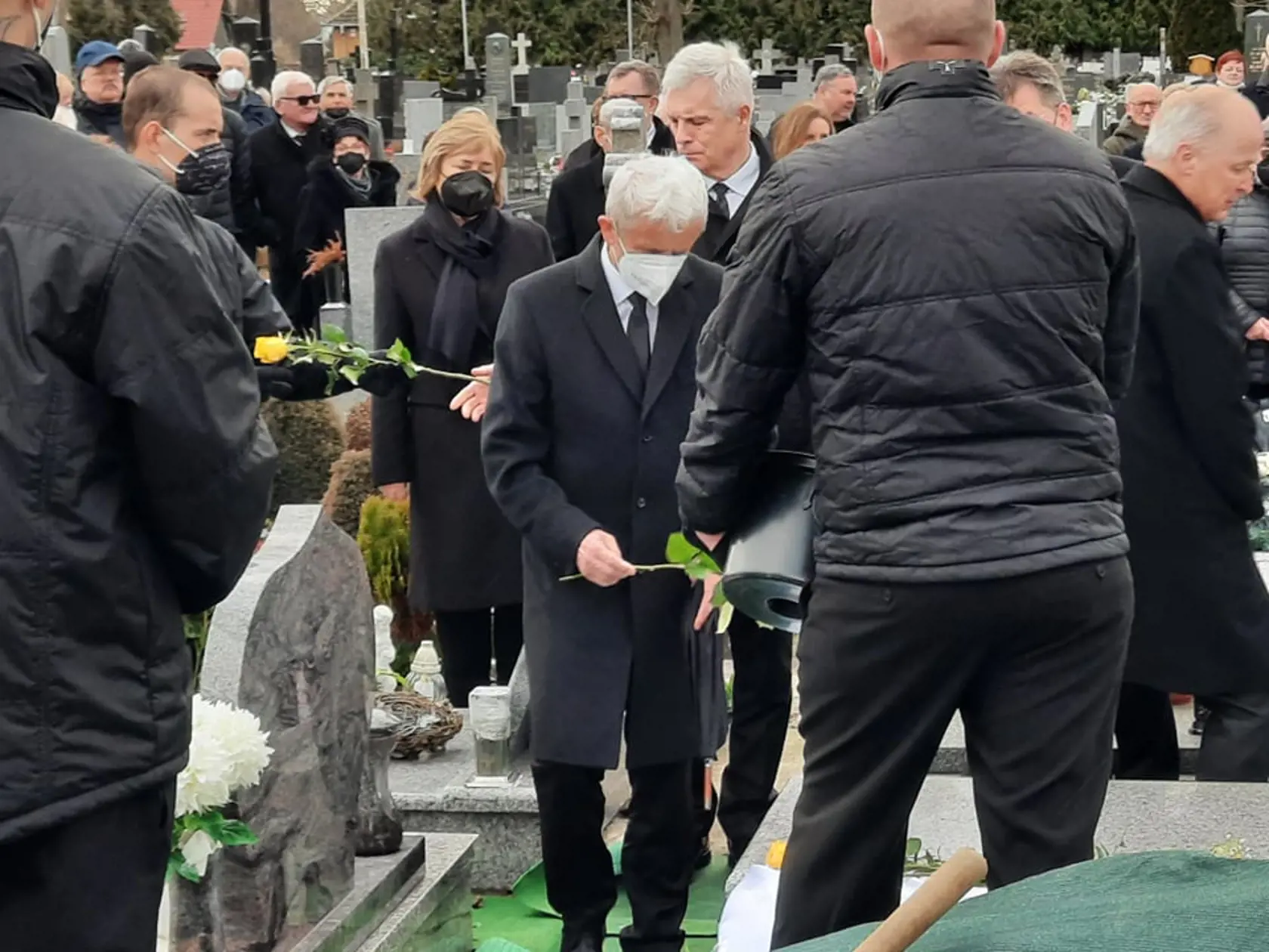 Pohreb Eduarda Kukana. Na snímke bývalý predseda vlády SR Mikuláš Dzurinda
