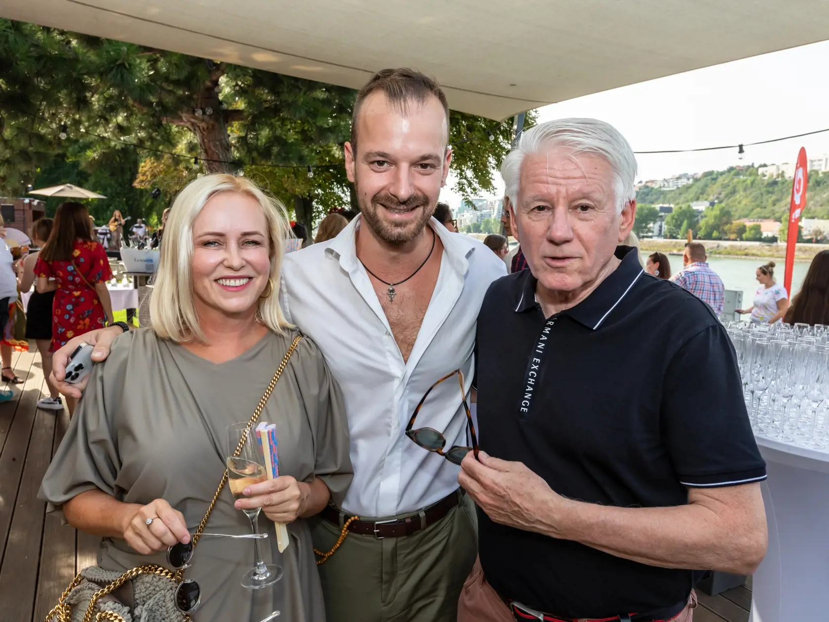 Narodeninová párty TV JOJ v reštaurácii Aušpic. Na snímke Emil Horváth, Lukáš Dóza a Michaela Čobejová.
