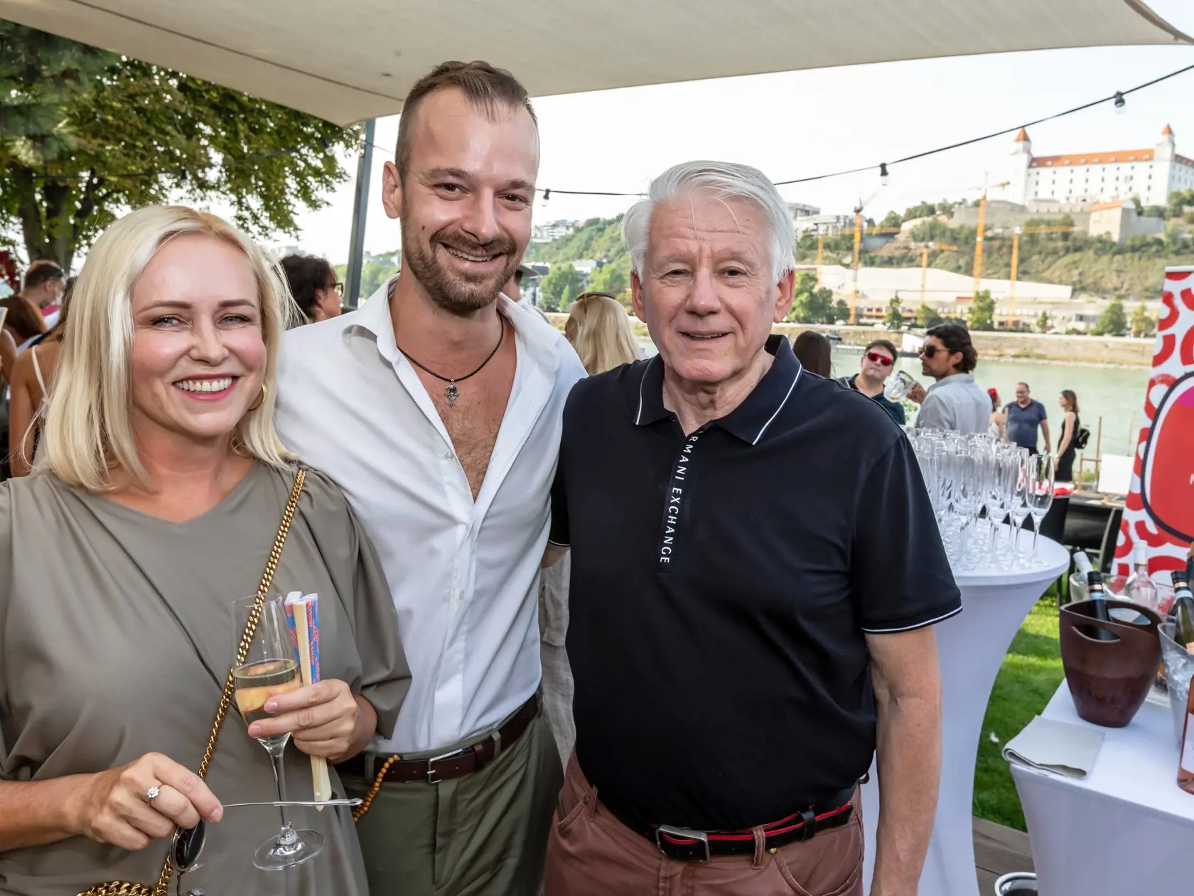 Narodeninová párty TV JOJ v reštaurácii Aušpic. Na snímke Emil Horváth, Lukáš Dóza a Michaela Čobejová.