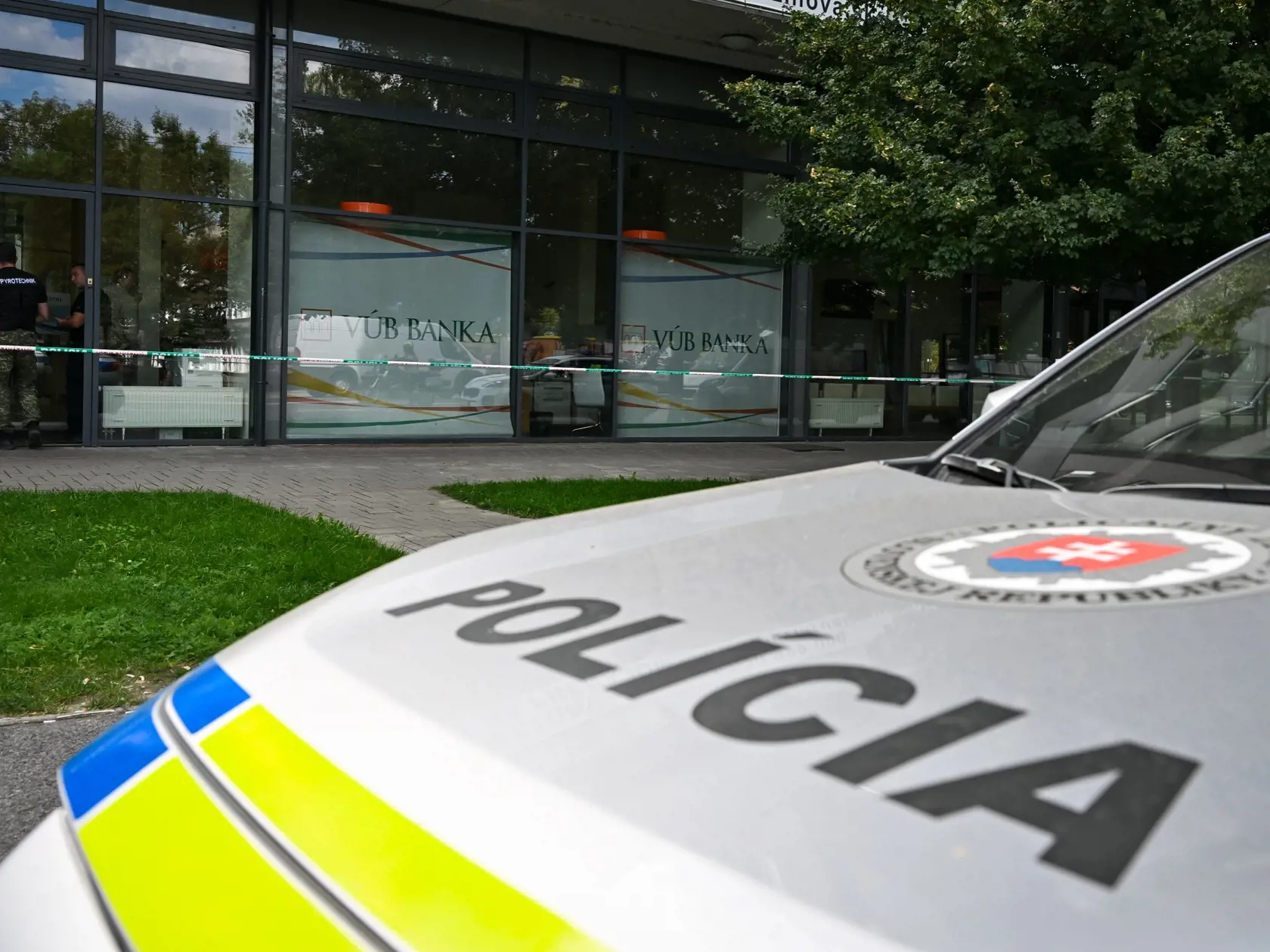 Podľa informácií TV JOJ mal policajt prichytiť svoju ženu v byte s 37-ročným milencom, kde naňho od hnevu a žiarlivosti zaútočil.
Ilustračná fotografia.