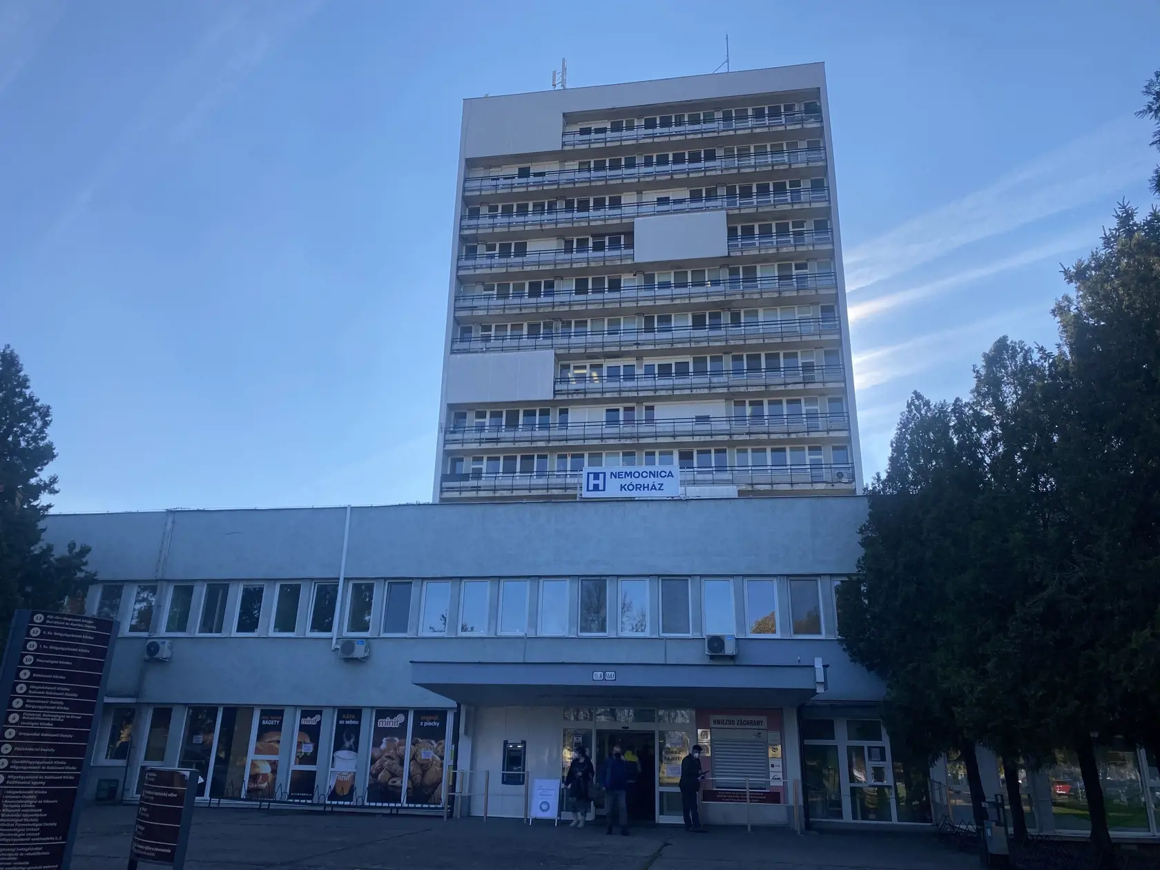 Fakultná nemocnica s poliklinikou (FNsP) v Nových Zámkoch sa ako jediná na Slovensku sama od seba rozhodla zriadiť centrum postcovidovej starostlivosti už v máji minulého roka.