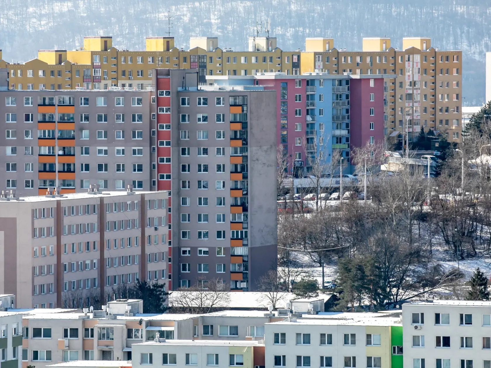 Na snímke je bytová zástavba v mestskej časti Karlova Ves v Bratislave. 