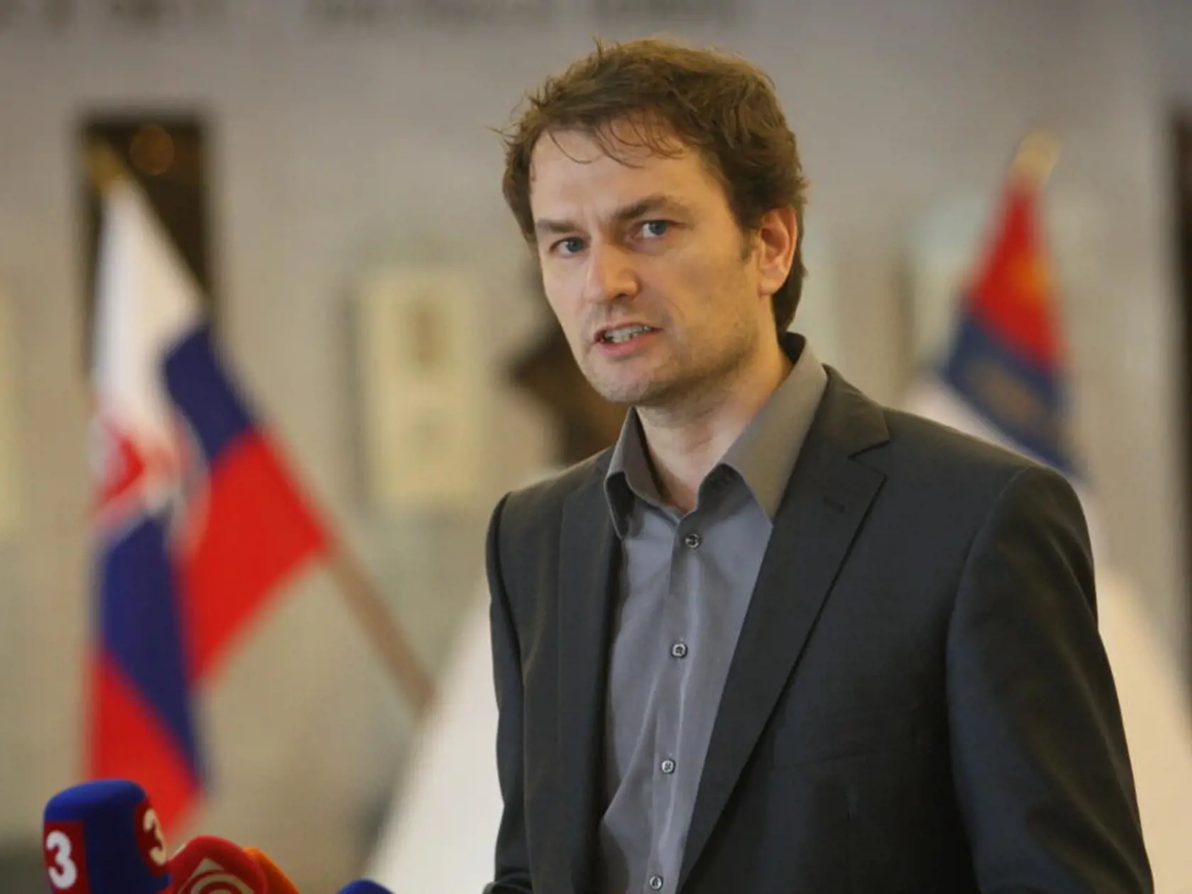 Igor Matovič v časoch, keď vo vysokej politike začínal: Hoci ani dnes nepôsobí stareckým dojmom, pravdou je, že čas sa podpísal aj na jeho tvári. Na archívnych fotografiách totiž Igor Matovič vyzerá viditeľne mladšie.