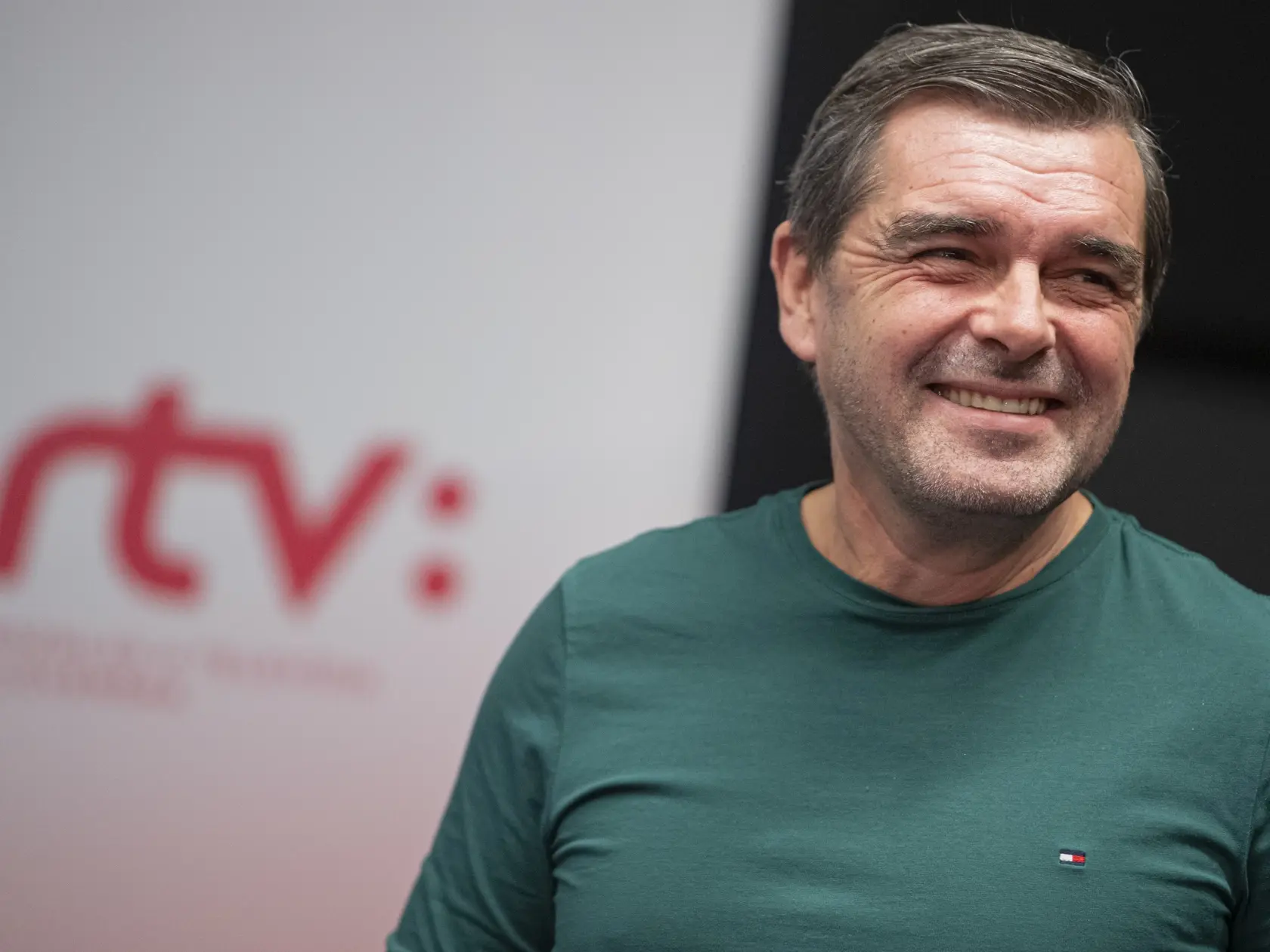 Na snímke herec Peter Kočiš počas tlačovej konferencie o vianočnej vysielacej štruktúre RTVS v Bratislave 27. novembra 2019.  FOTO TASR - Michal Svítok