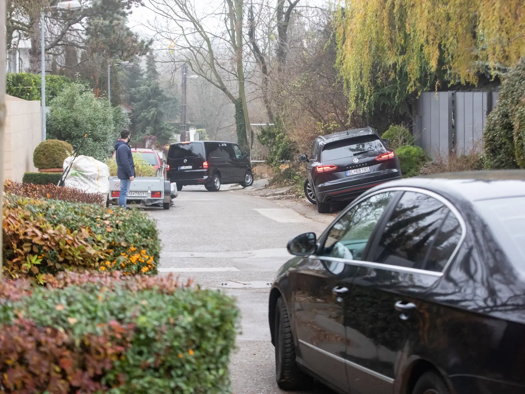Paparazzi fotky z odchodu Borisa Kollára z nemocnice po ťažkej autonehode.