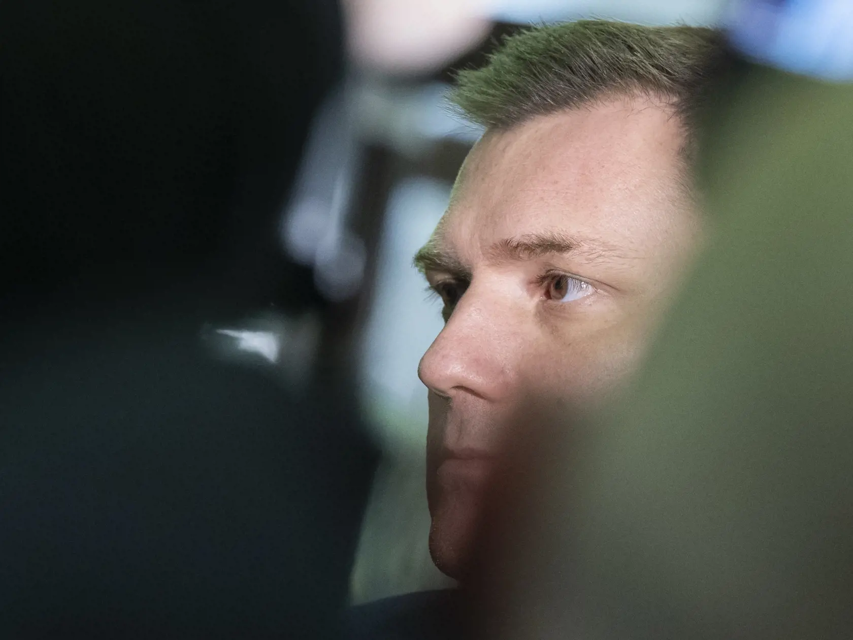 Podpredseda vlády a minister životného prostredia SR Tomáš Taraba (nominant SNS) prichádza na 7. schôdzu vlády SR v Bratislave v pondelok 4. decembra 2023.