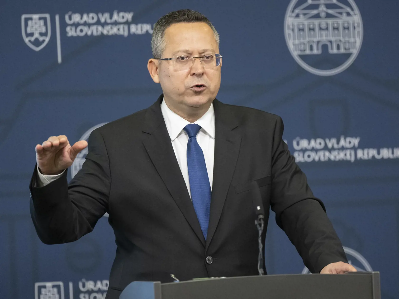 Minister financií SR Ladislav Kamenický (Smer) informuje o konsolidácii verejných financií počas tlačovej konferencie po ukončení 7. zasadnutia vlády SR 4. decembra 2023 v Bratislave.
