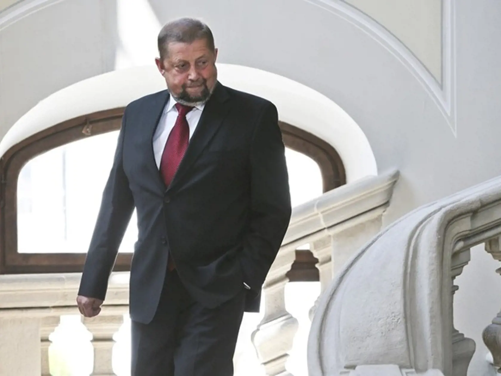 Šéf Najvyššiehu súdu SR Štefan Harabin sa ešte nerozhodol, či bude opäť kandidovať na svoj post.