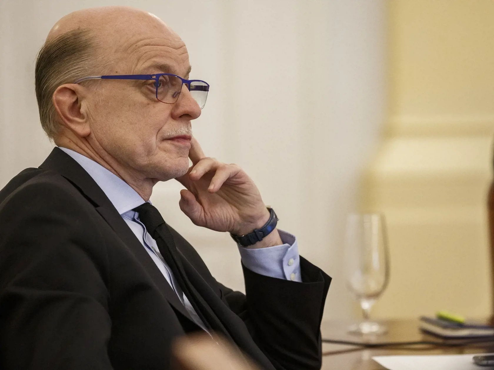 Členovia Ústavnoprávneho výboru Národnej rady Slovenskej republiky pokračovali druhým dňom vo verejnom vypočútí kandidátov na ústavných sudcov. Na snímke Alojz Baránik.